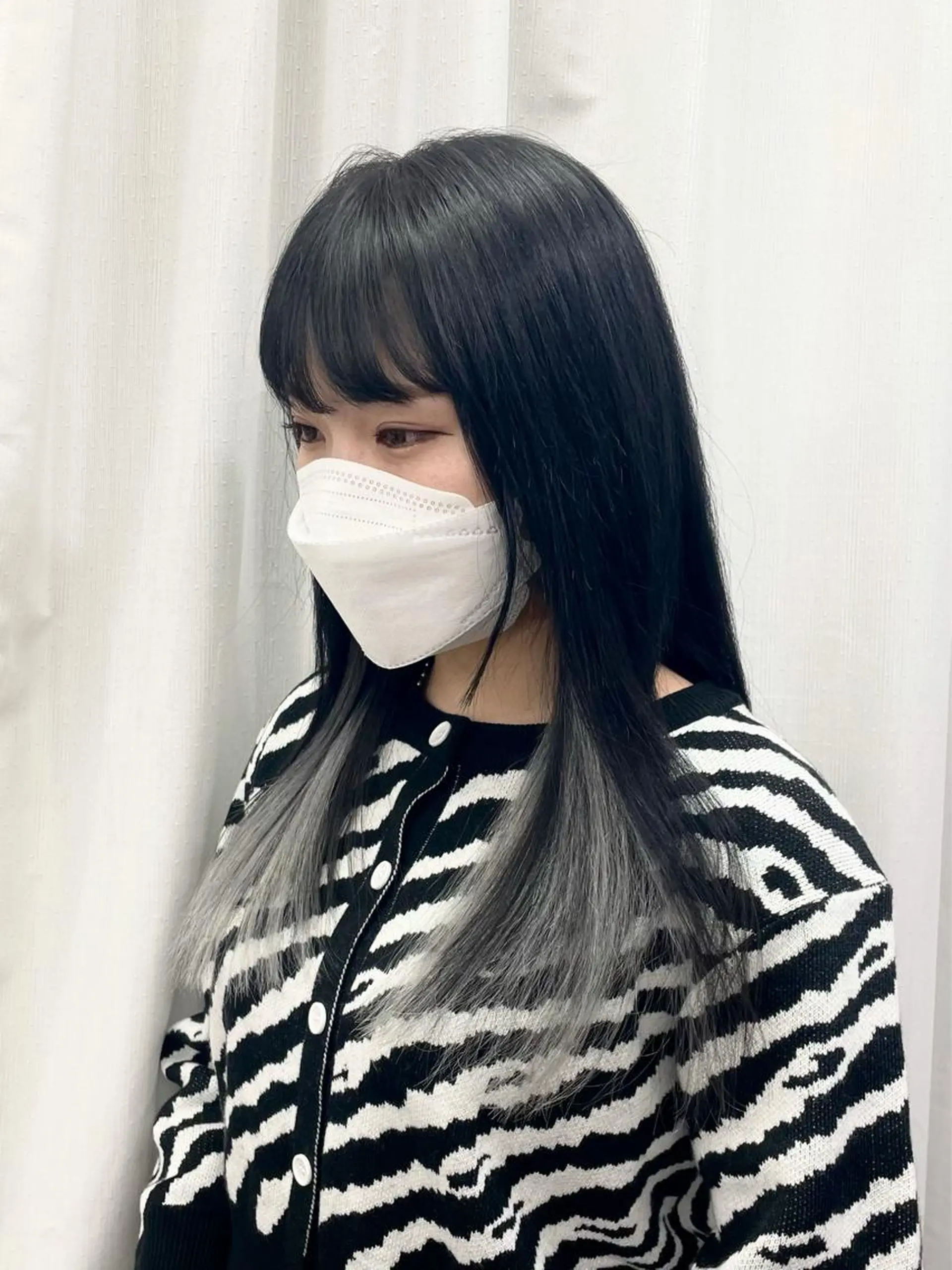 セミロング カラー 韓国ヘア🤍髪質改善 🇰🇷AKANEのヘアスタイル