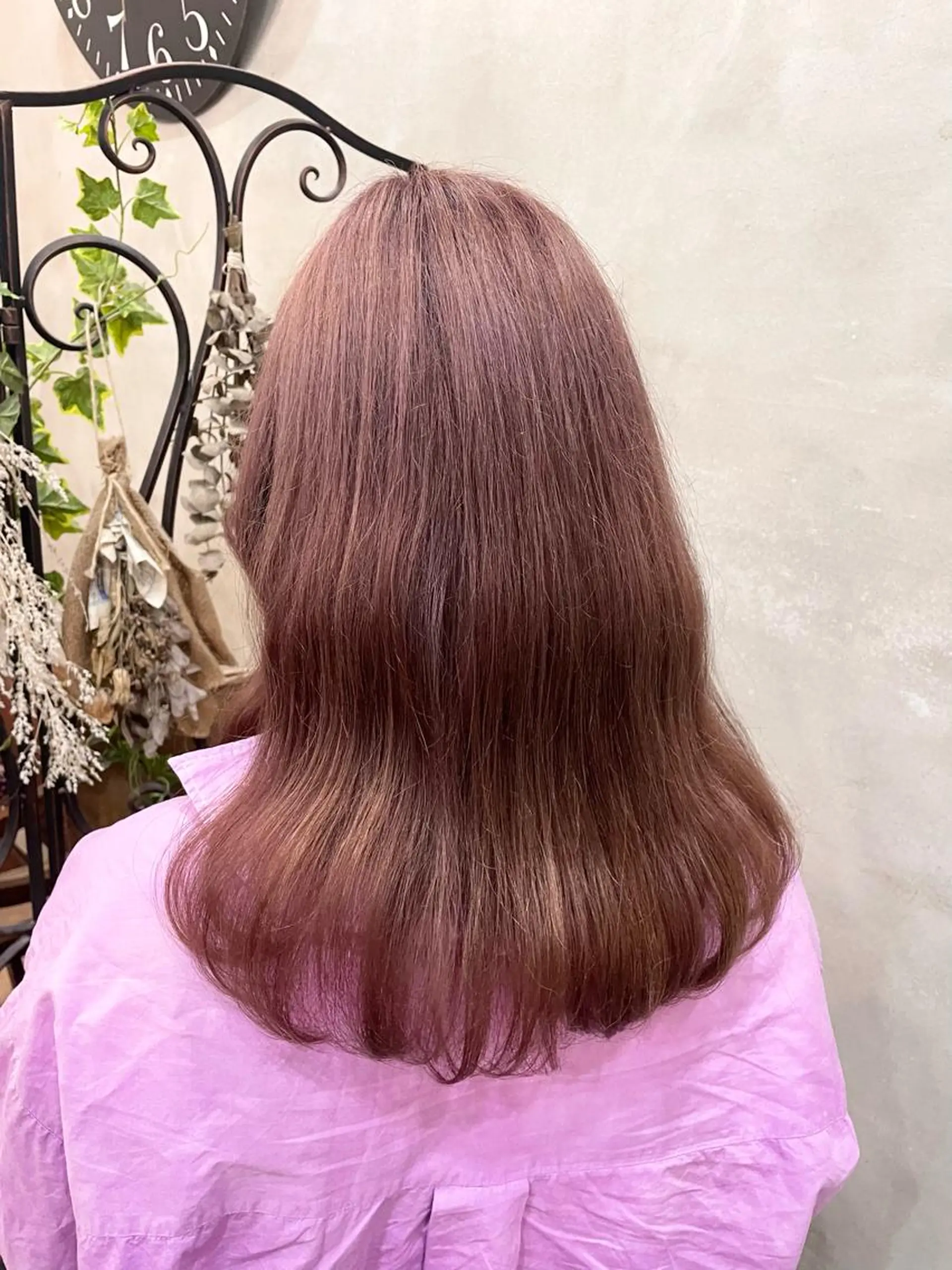 セミロング カラー ヘアカラー 【ピンク/韓国ヘア/ ヘアセット】亜海のヘアスタイル