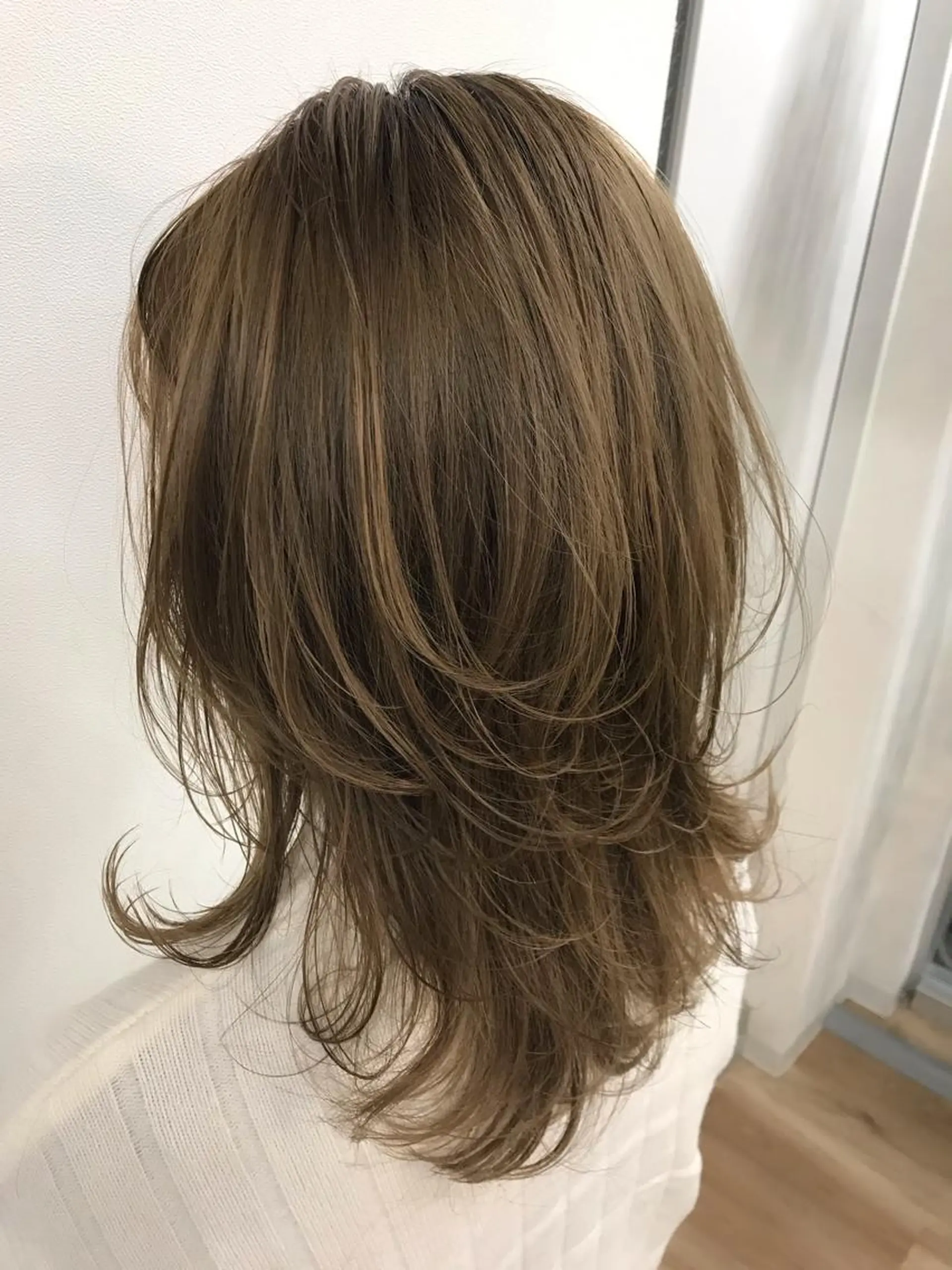 ミディアム 縮毛矯正、ストカール 、パーマのプロ、横山のヘアスタイル