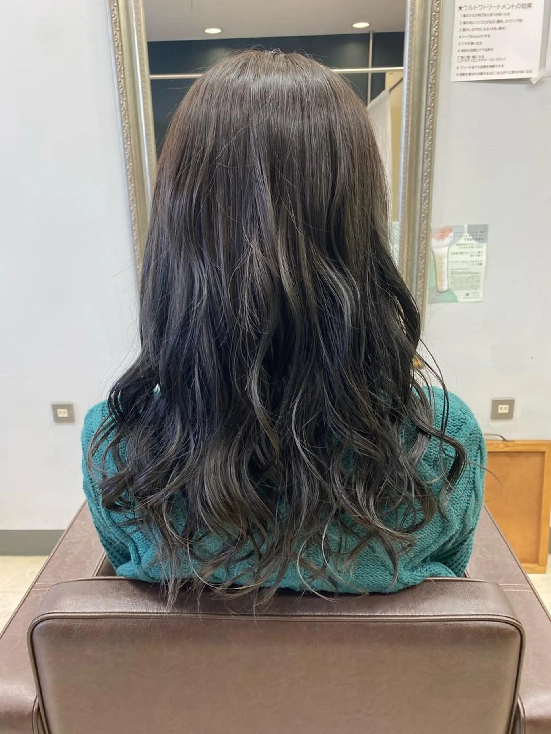 ロング カラー ベージュカラー オリーブベージュ 産休の為お休みです! 小島凜のヘアスタイル