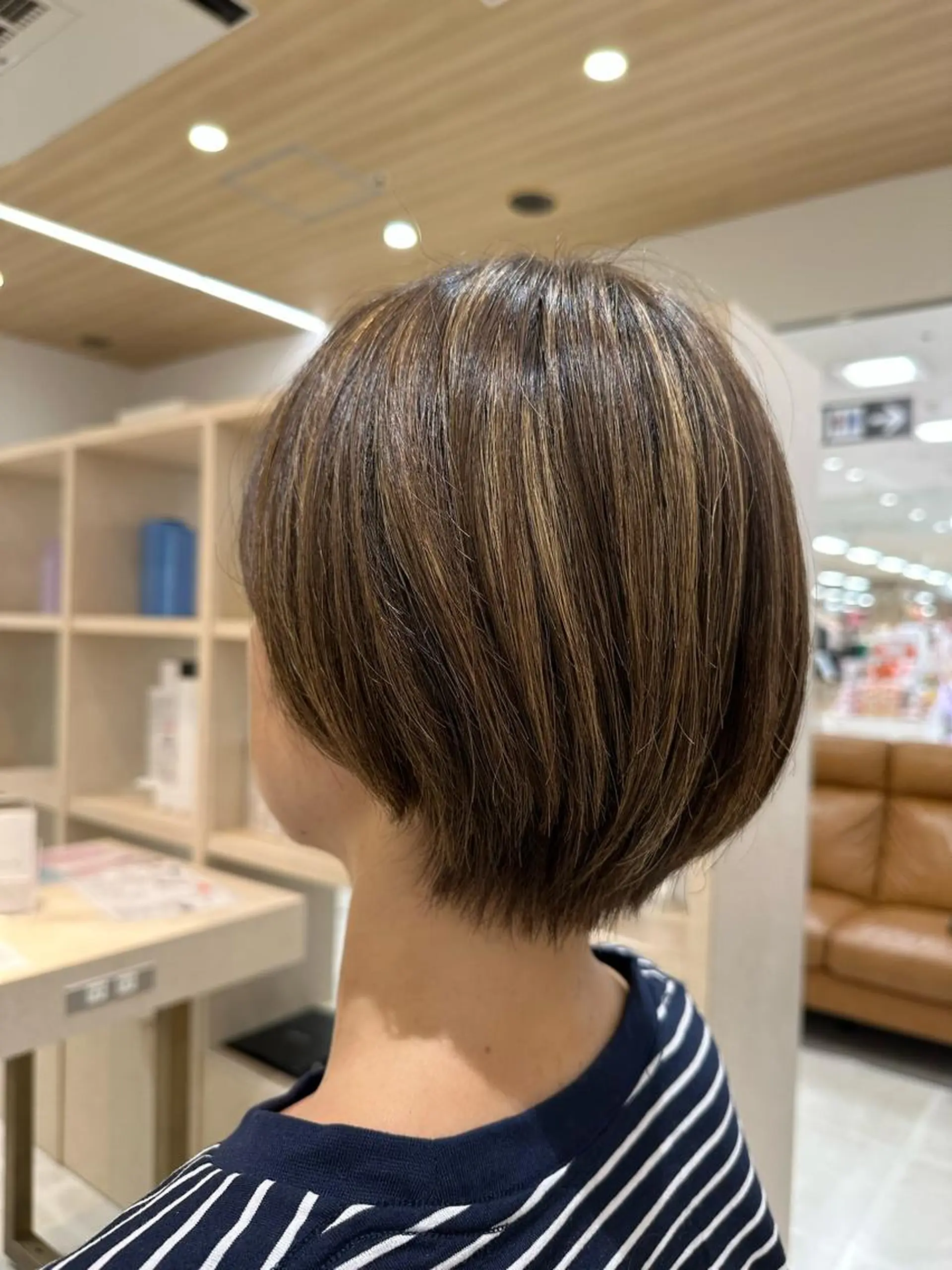 ショート 神田 桃菜のヘアスタイル