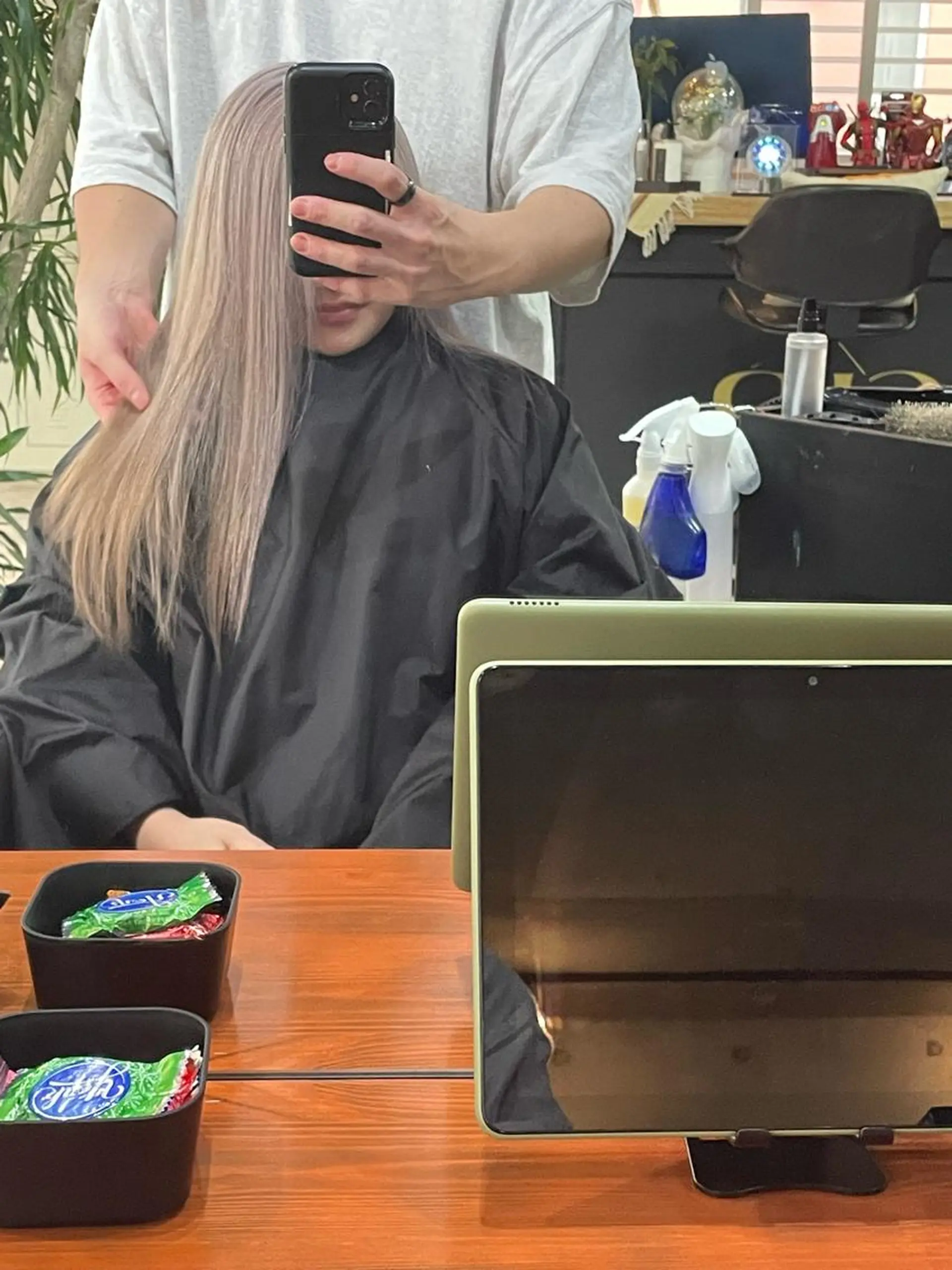 セミロング andKおもろまち店 艶ダブルカラー✨のヘアスタイル