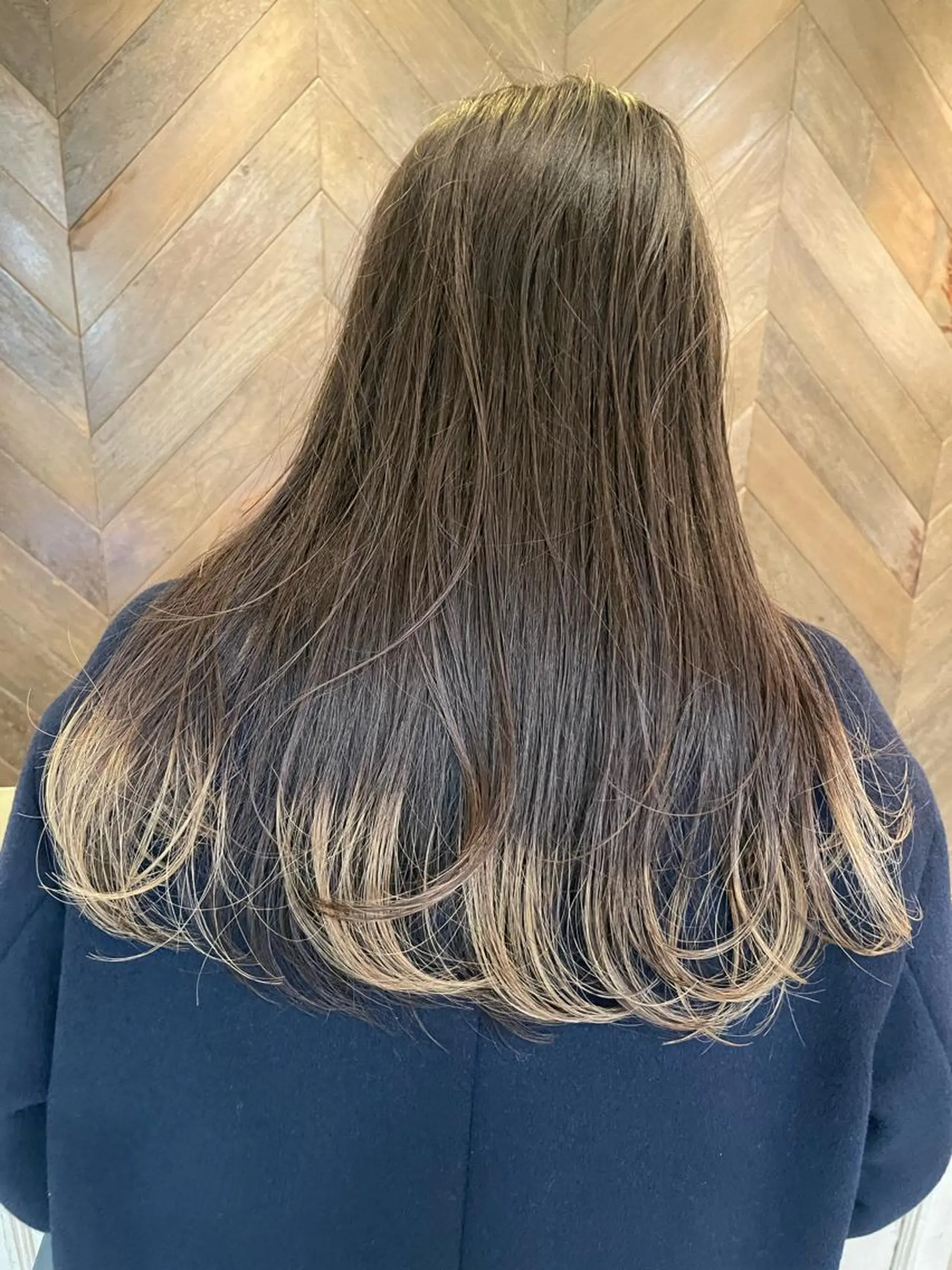 ロング カラー カット ヘアカラー トリートメント ブリーチ🪡 ボブ🧶レイヤーのヘアスタイル