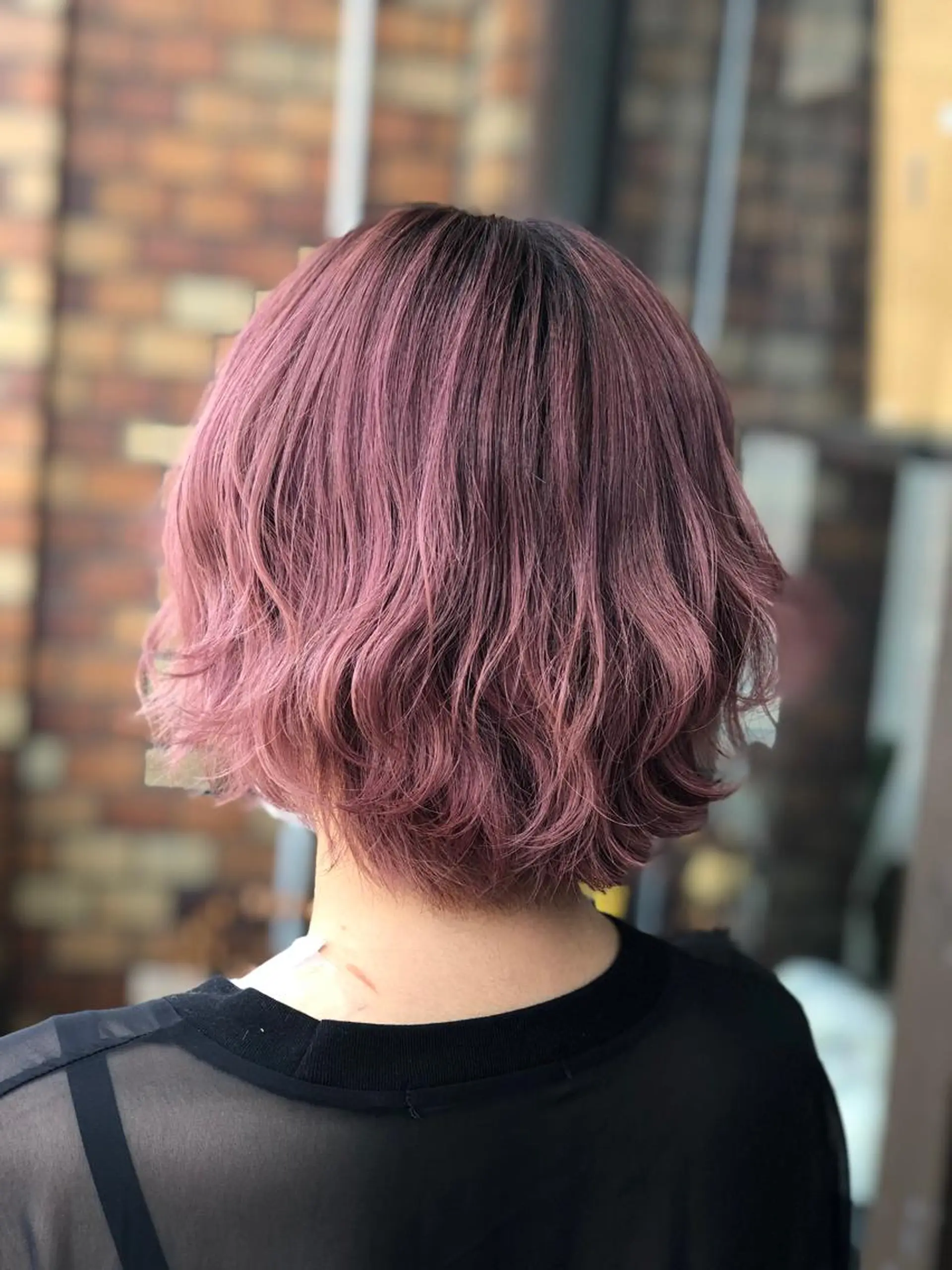 ショート ヘアカラー Lovis moa 〘国分 かな〙のヘアスタイル