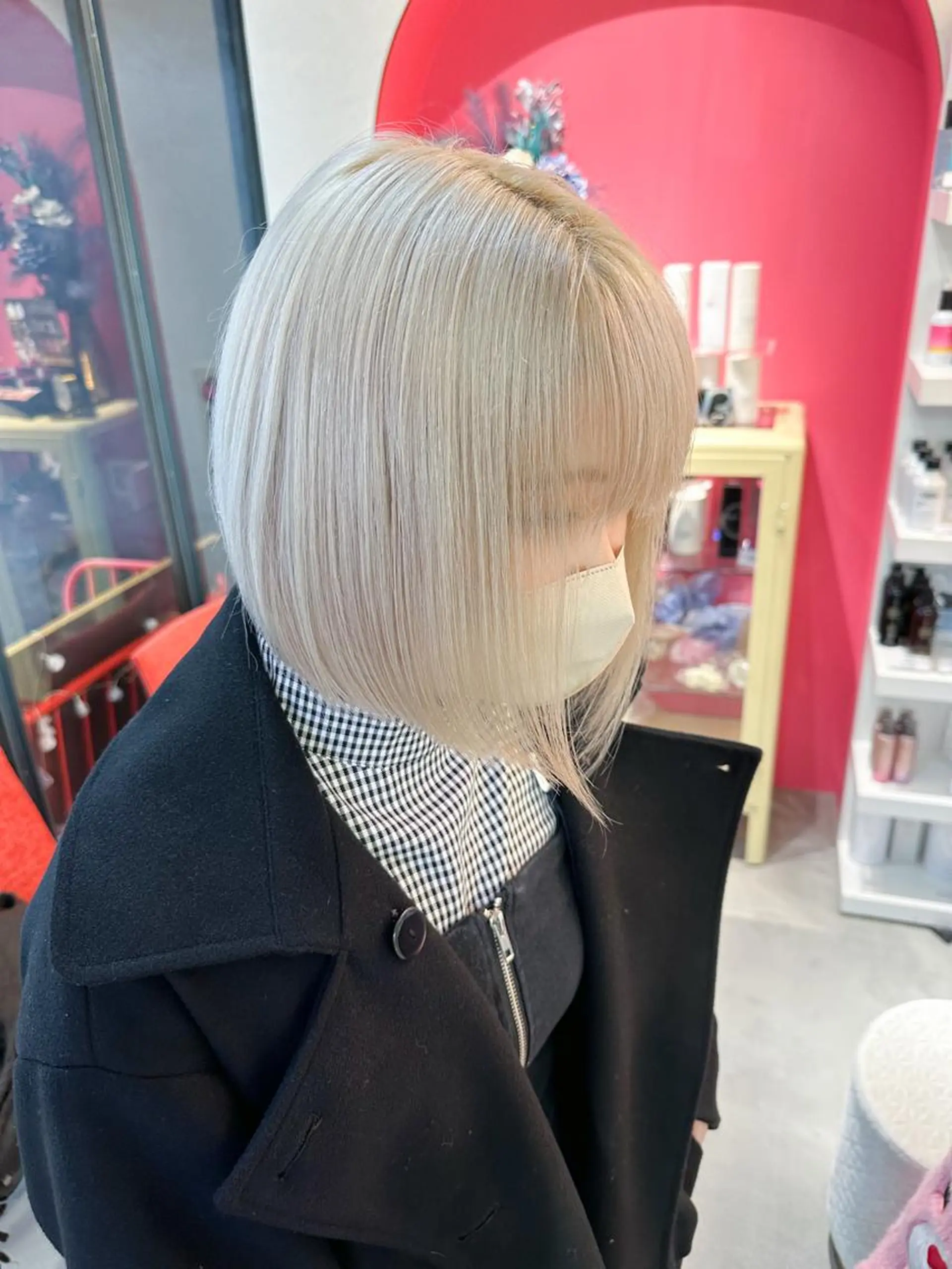 ミディアム カラー ベージュカラー ブリーチ エドルカラー イルミナカラー ホワイトベージュ ヘアカラー BOX mico.のヘアスタイル