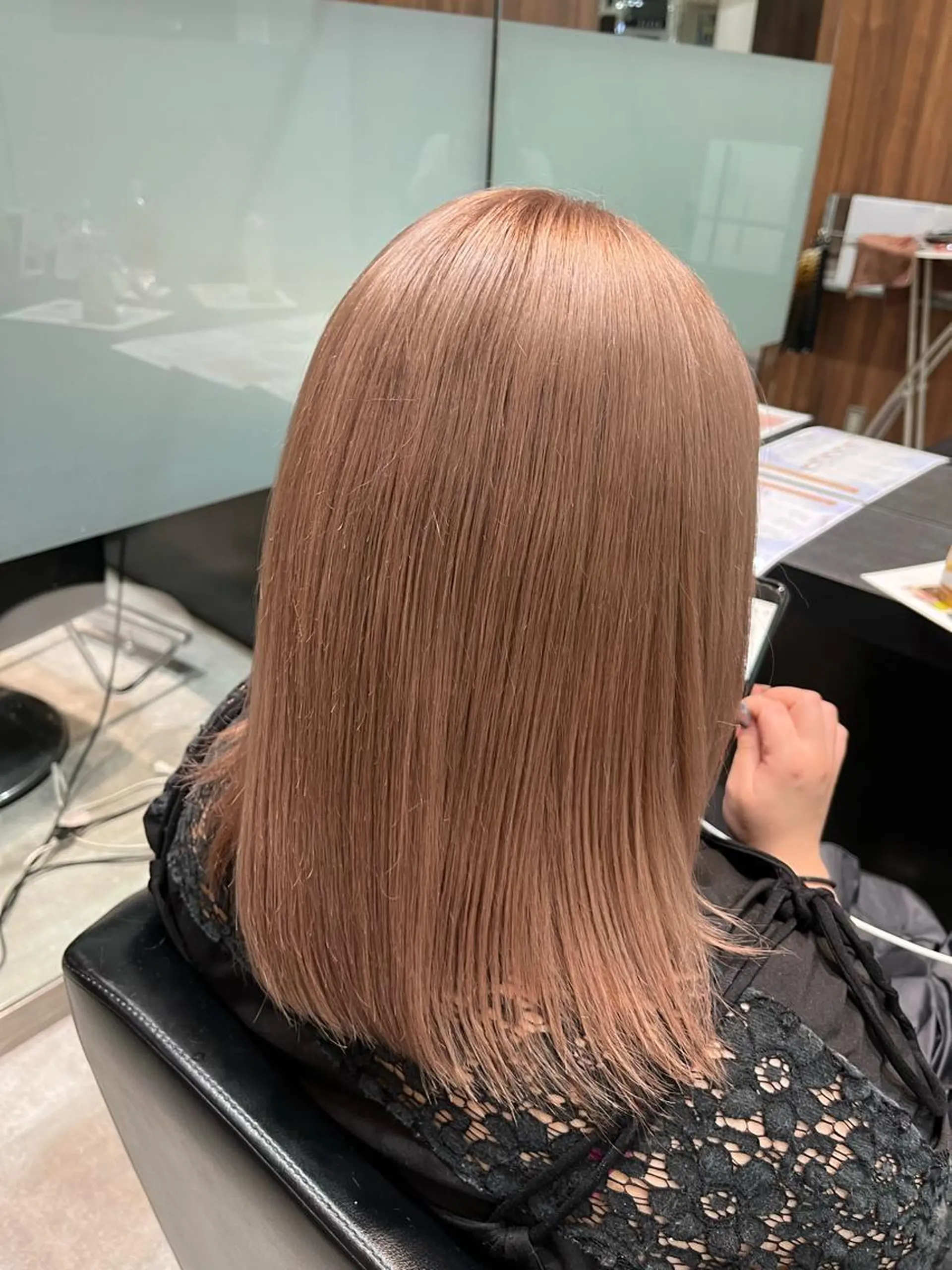 ミディアム カラー ベージュカラー ピンクカラー ピンクベージュ ホワイトピンク ホワイトピンクベージュ ヘアカラー 玉城 和磨のヘアスタイル