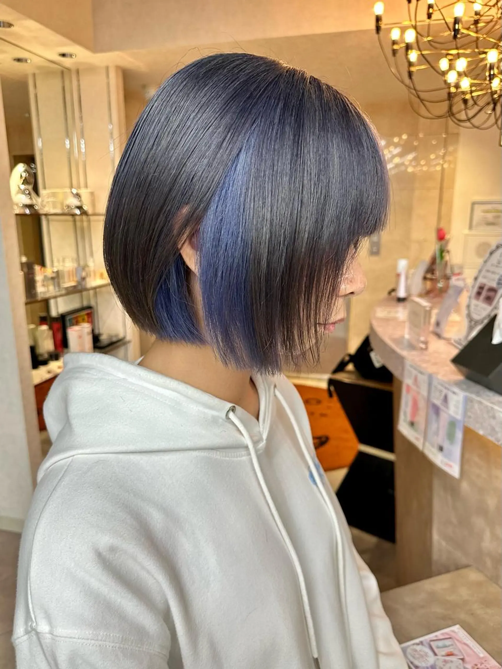 ショート カラー ウルフとハイトーン みっちー✂️のヘアスタイル