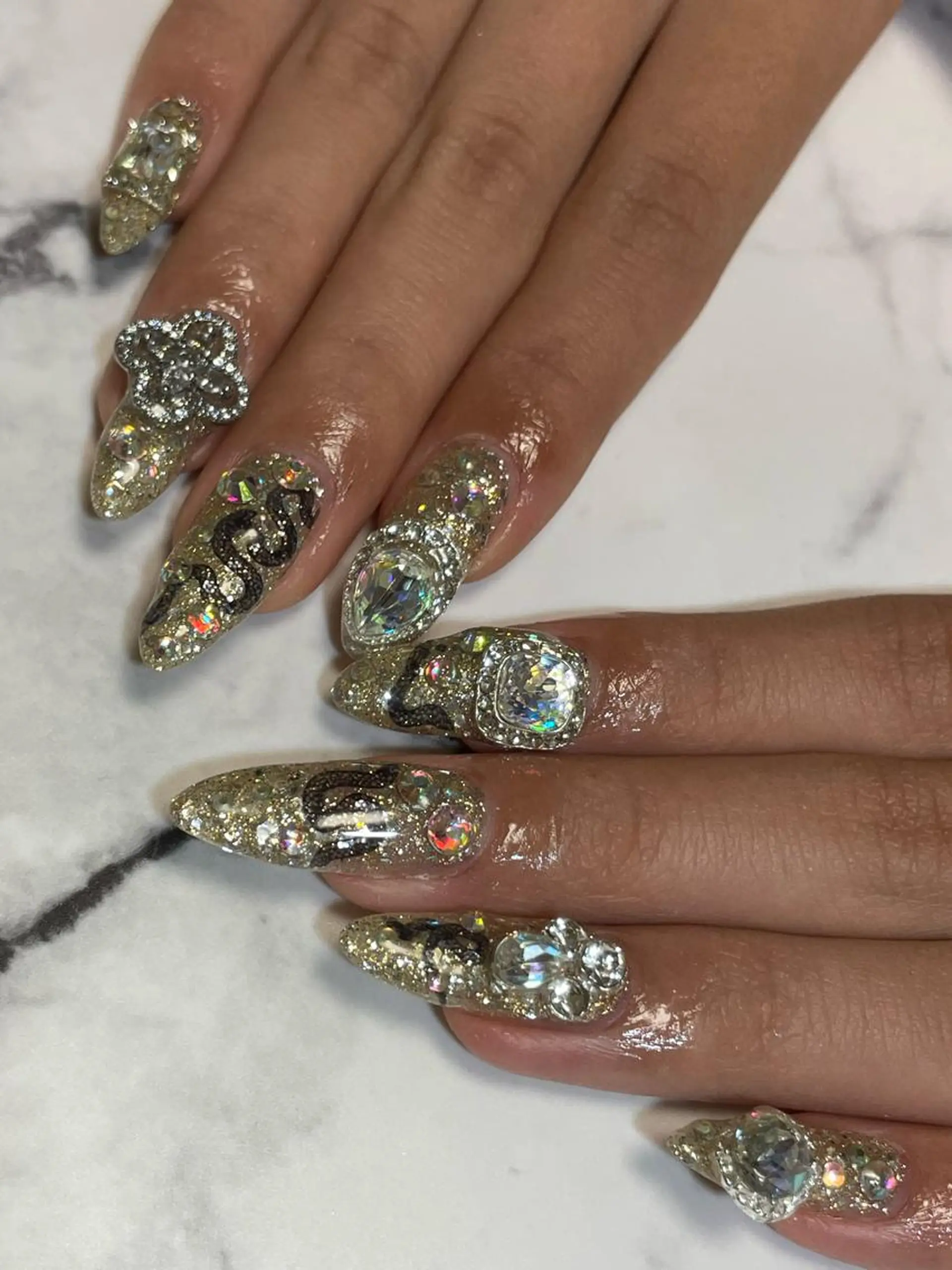 ネイル 成人式 private salon NIKOのネイルデザイン