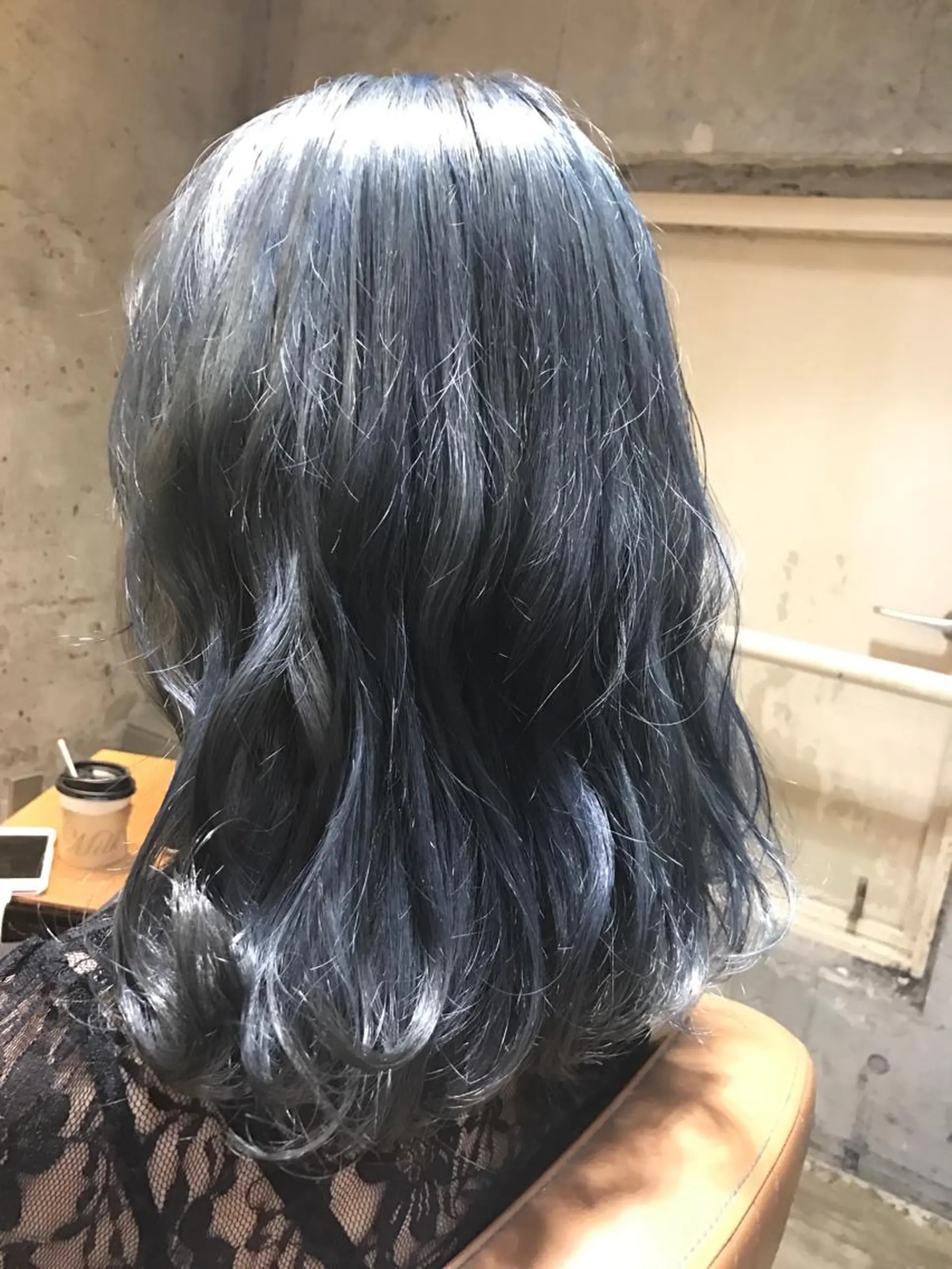 セミロング カラー パーマ ヘアアレンジ メンズ キッズ ネイル マツエク・マツパ ブルーカラー ブルーグレー ダブルカラー ブルー サロンドミルク 原宿のヘアスタイル