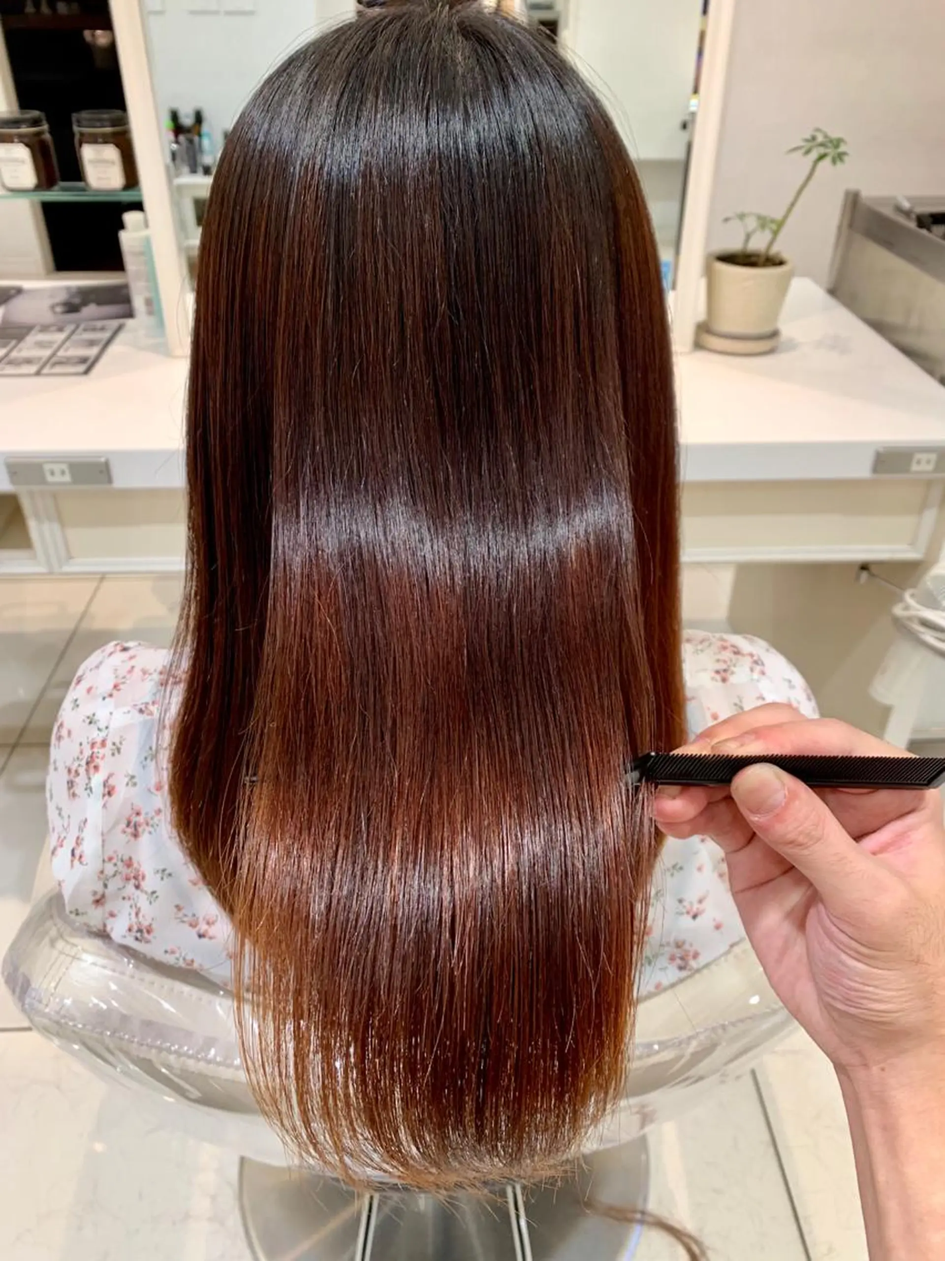セミロング 縮毛矯正 日野・八王子レイヤー ワタナベリョウマのヘアスタイル