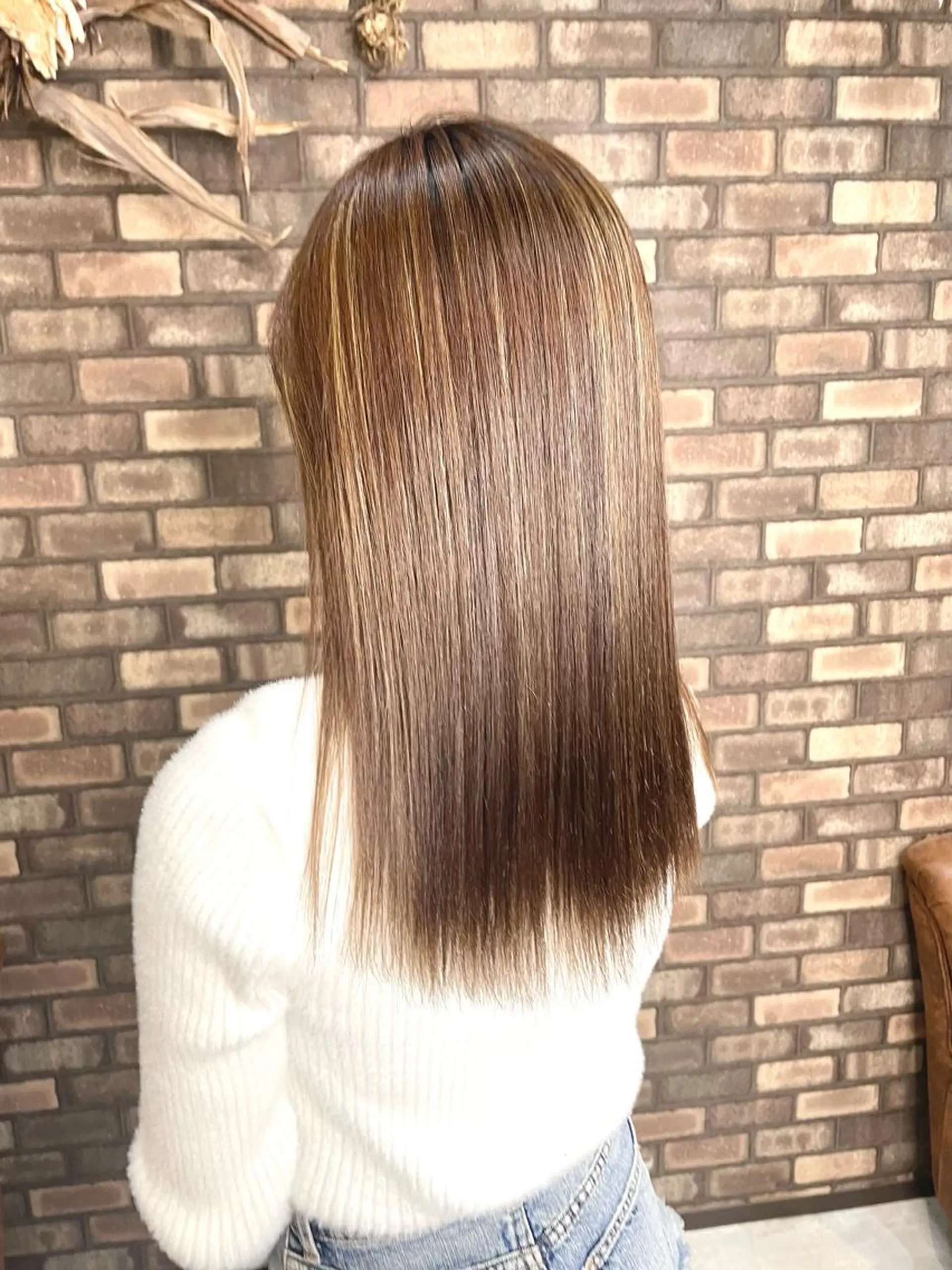 セミロング 縮毛矯正 🔷ブリーチバレイヤ ージュ🔷飯野達也のヘアスタイル