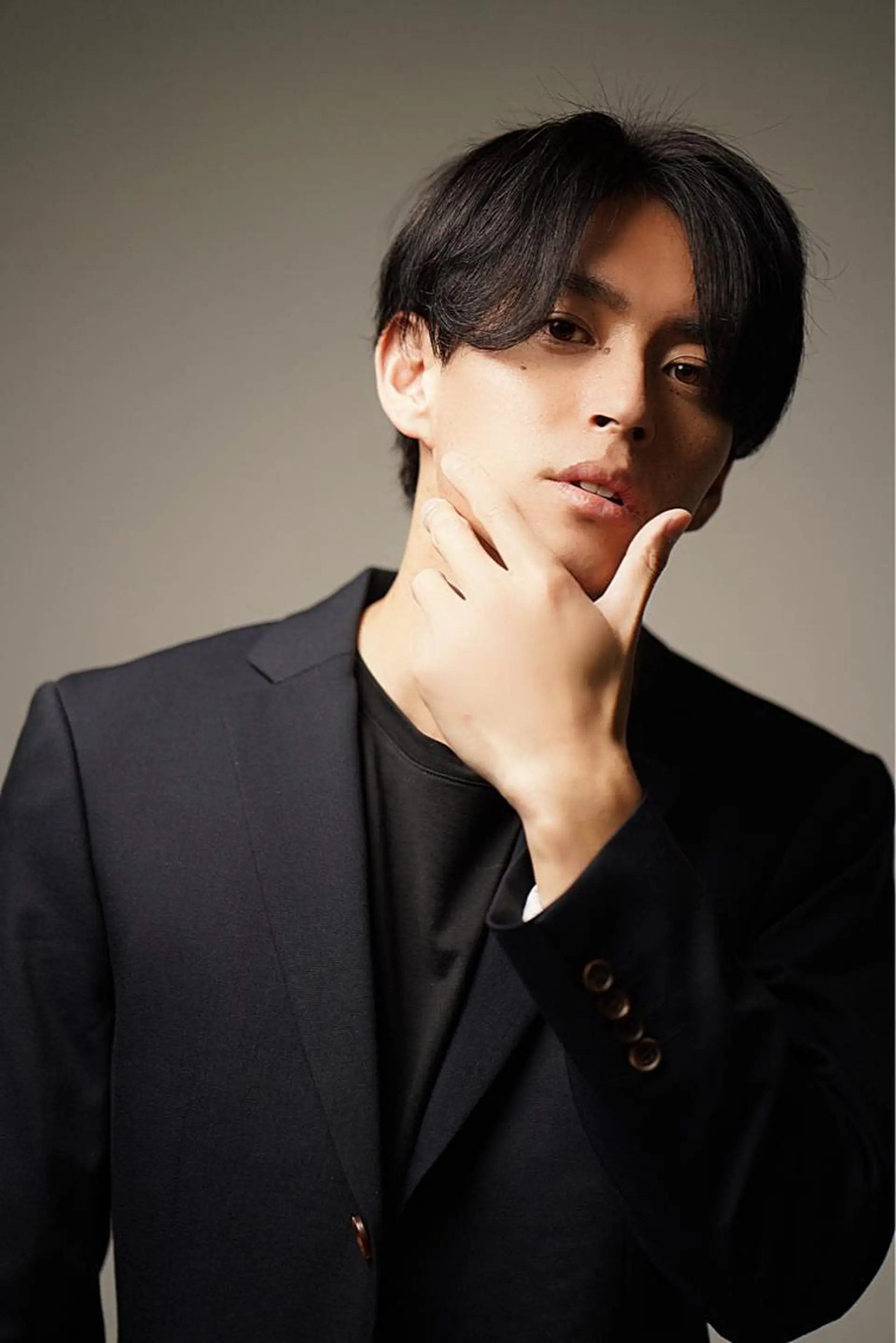 ミディアム メンズ センターパート メンズサロン【owl 心斎橋】難波/アメ村のヘアスタイル