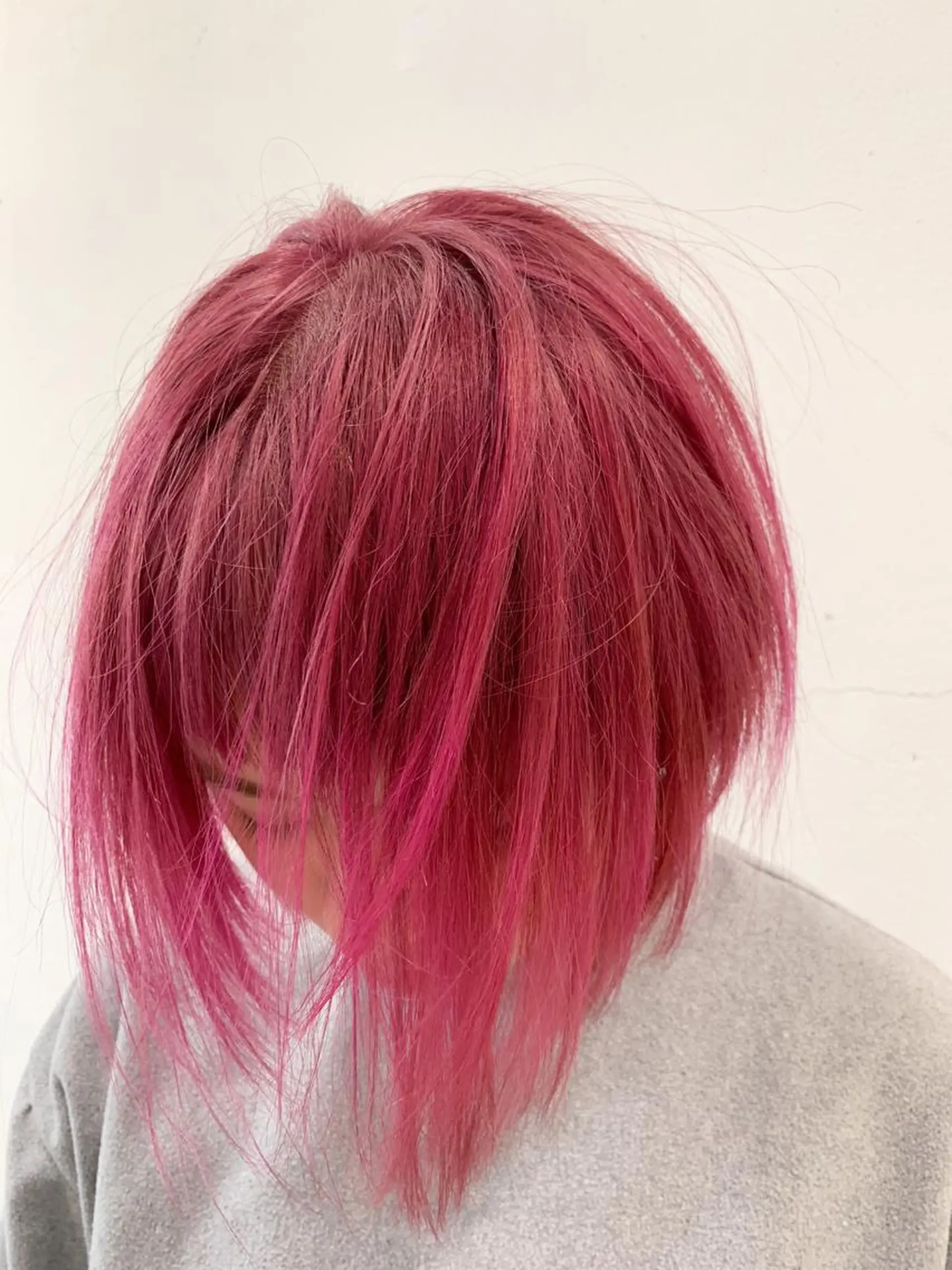 ミディアム カラー ブリーチ ケアブリーチ グラデーションカラー ピンクカラー トリートメント ヘアカラー トリートメント THE./ブリーチ 透感カラー/髪質改善のヘアスタイル