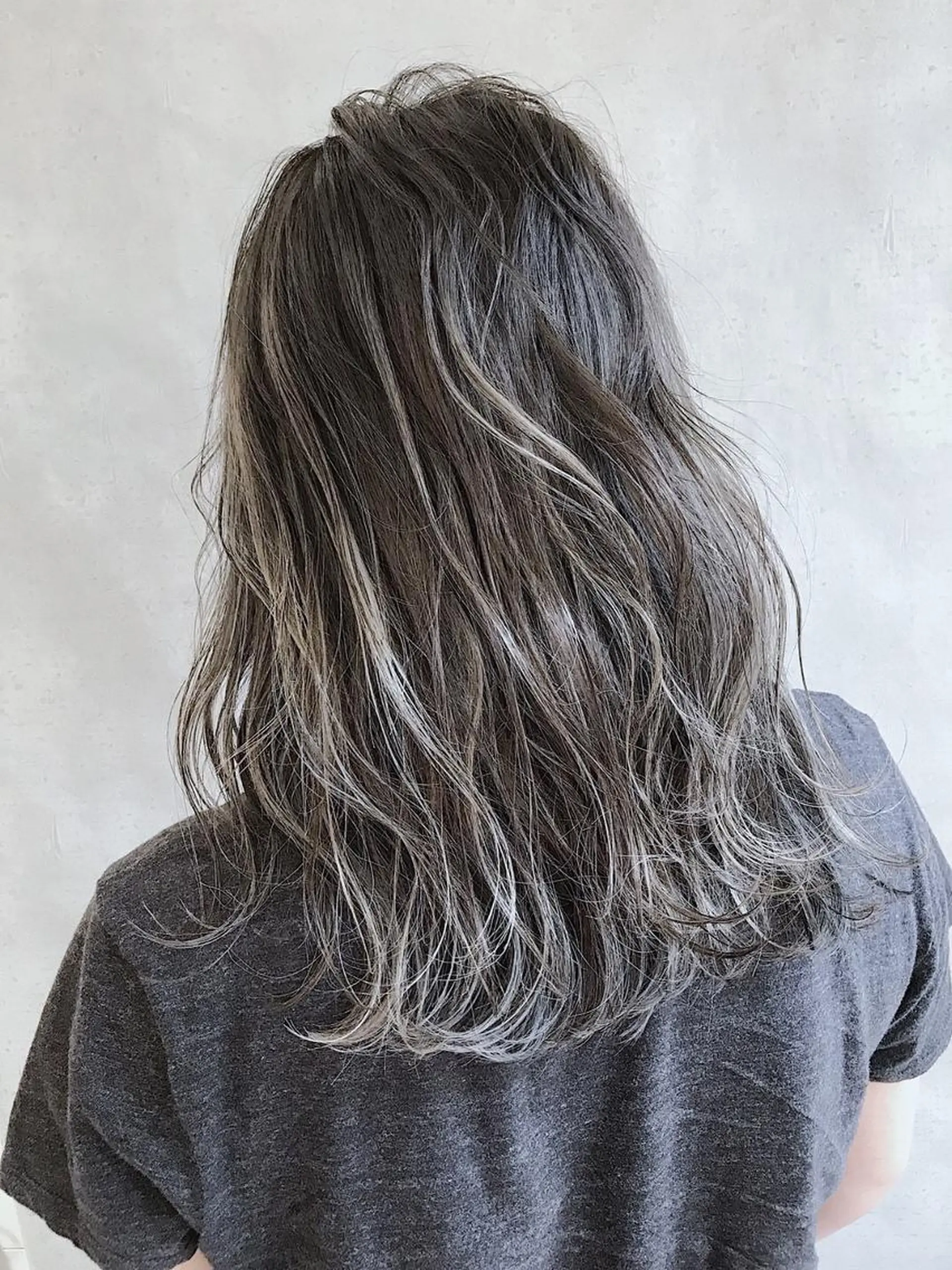 セミロング カラー アディクシーカラー ブリーチ ケアブリーチ ダブルカラー ハイライトカラー MOU namba ムウナンバのヘアスタイル