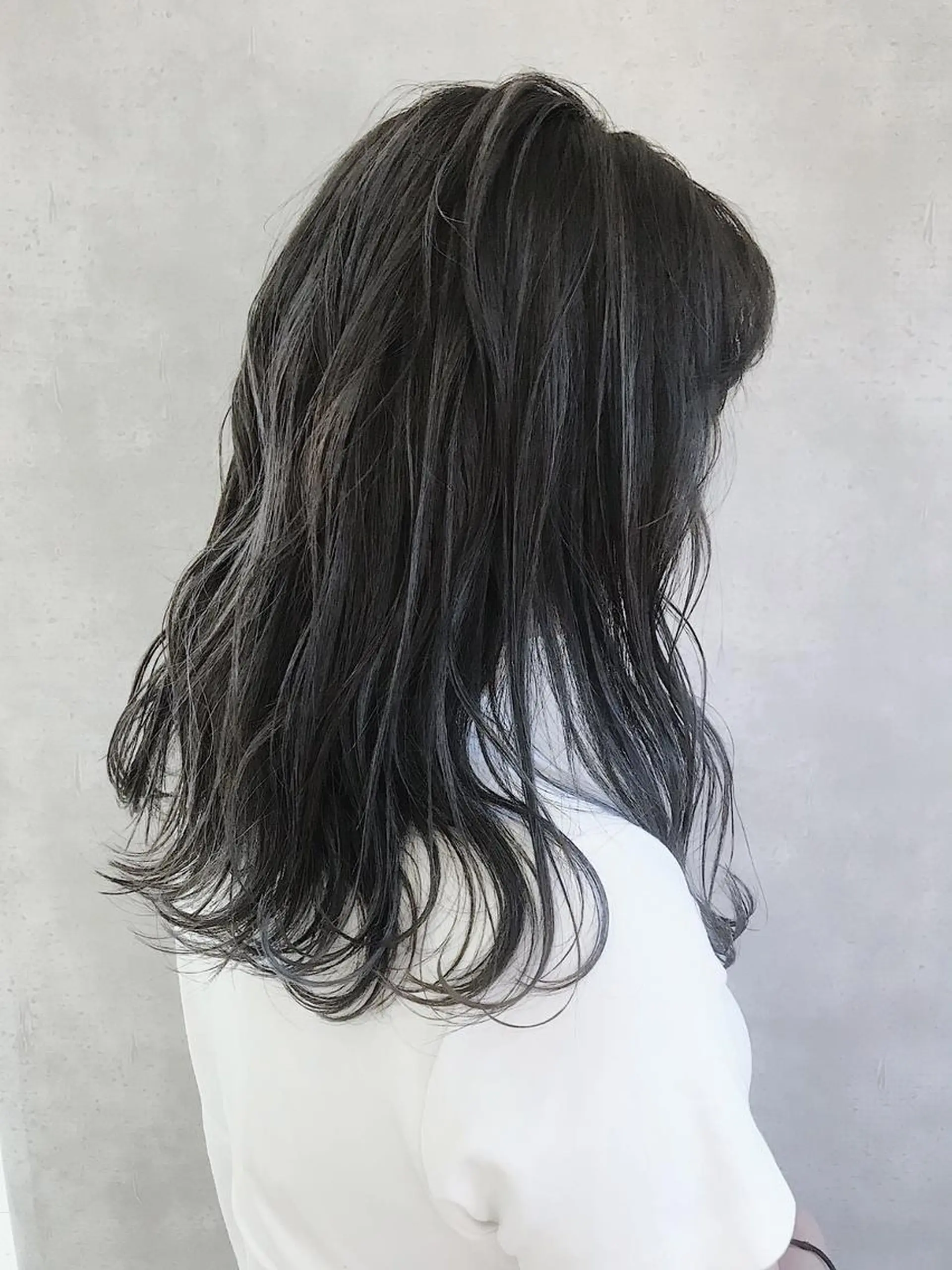 セミロング カラー MOU namba ムウナンバのヘアスタイル