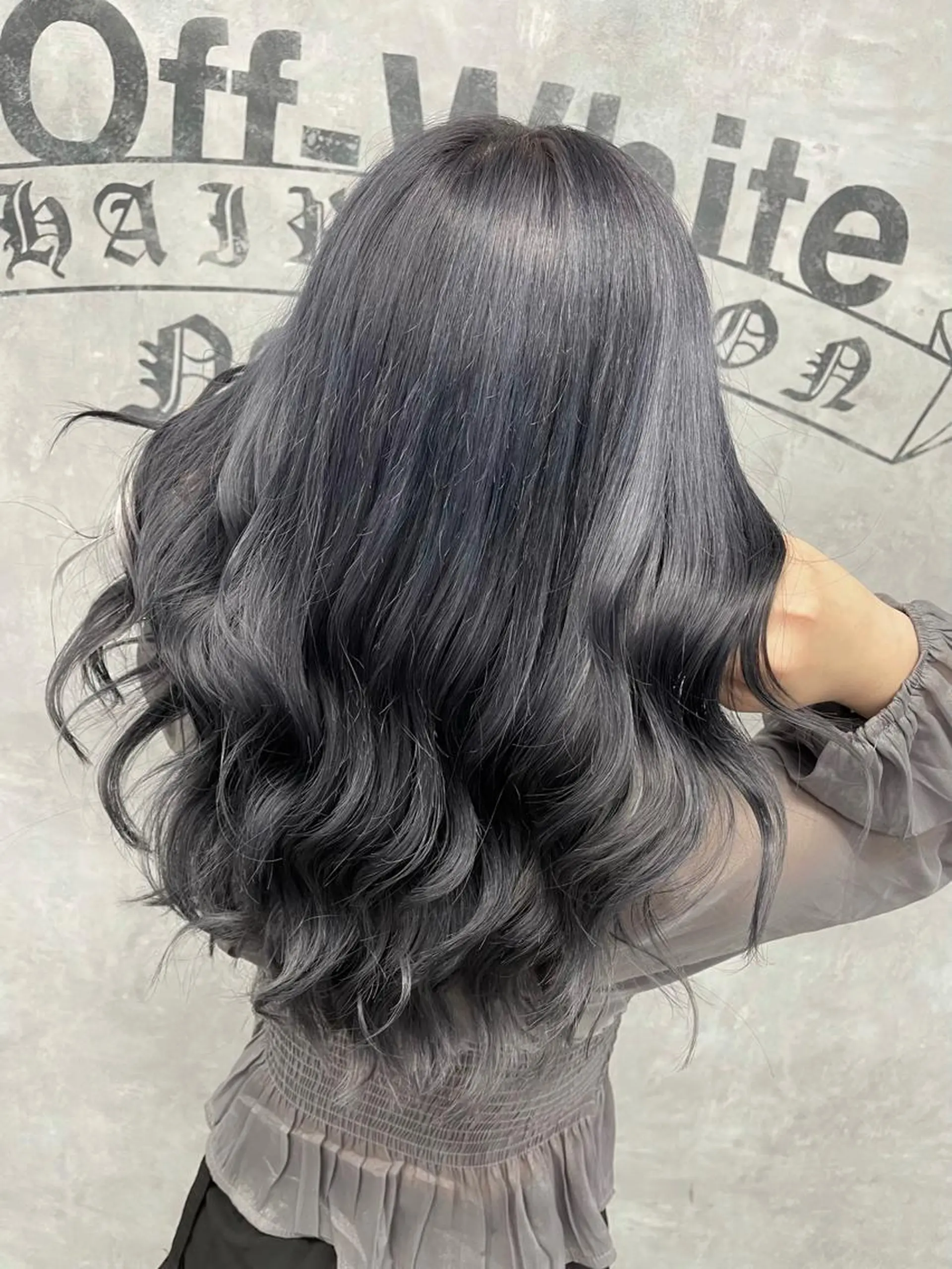 ロング カラー ブリーチ ケアブリーチ ラベンダーカラー ラベンダーグレー 福西 洋斗のヘアスタイル