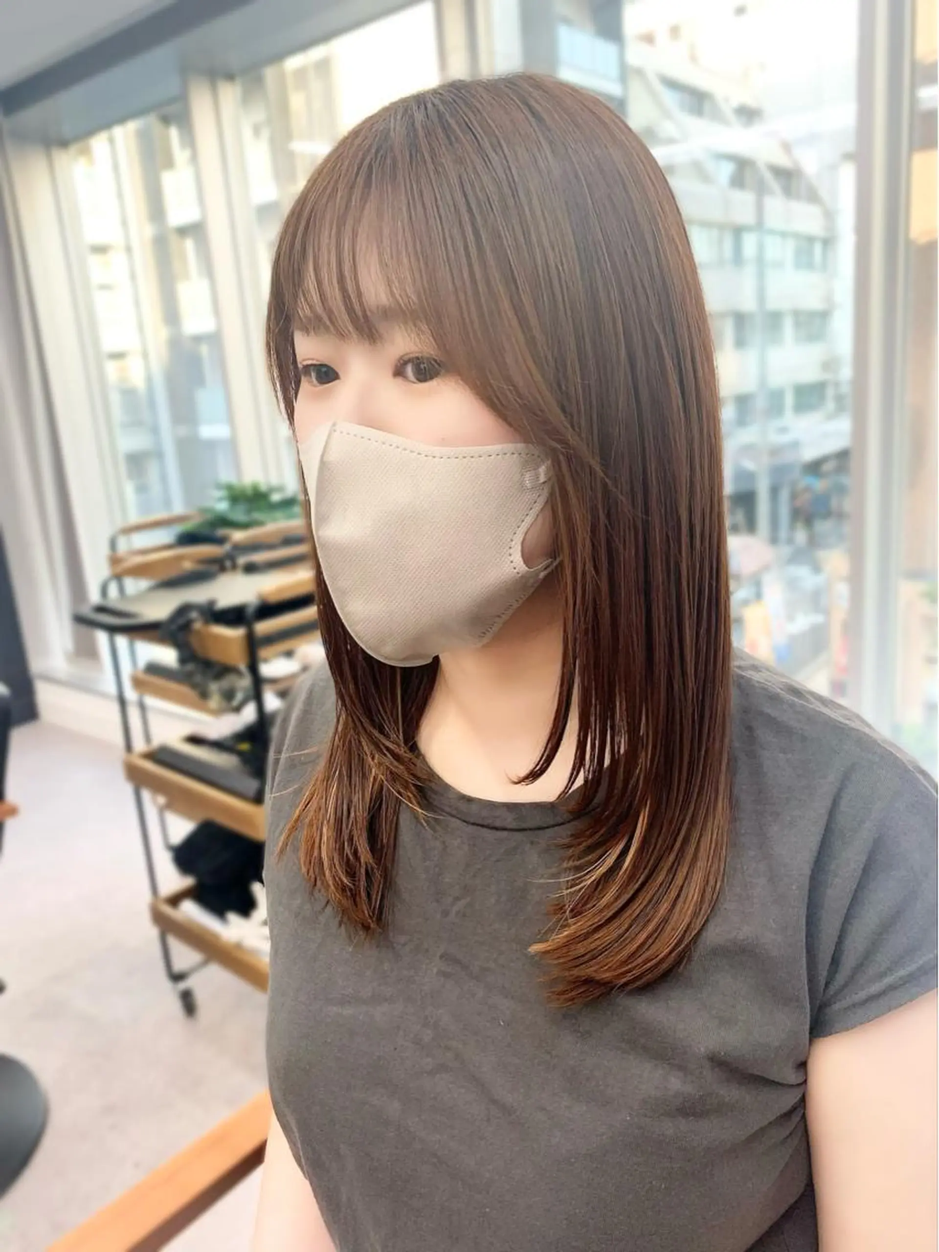 ミディアム カラー パーマ ヘアアレンジ メンズ キッズ ネイル マツエク・マツパ アイブロウ レイヤーカット 🌿透け感カラーのヘアスタイル