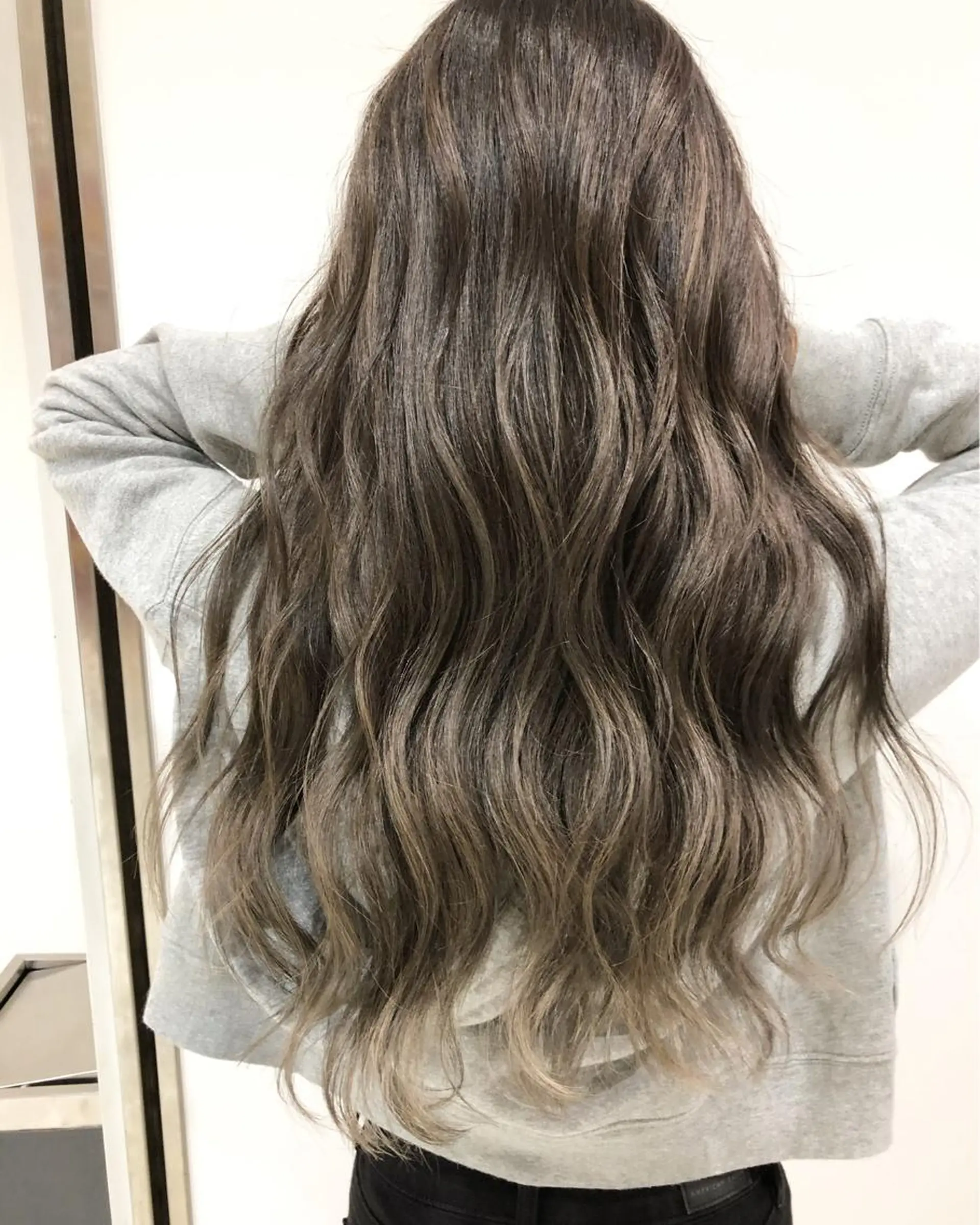 セミロング カラー タナカ タクヤのヘアスタイル