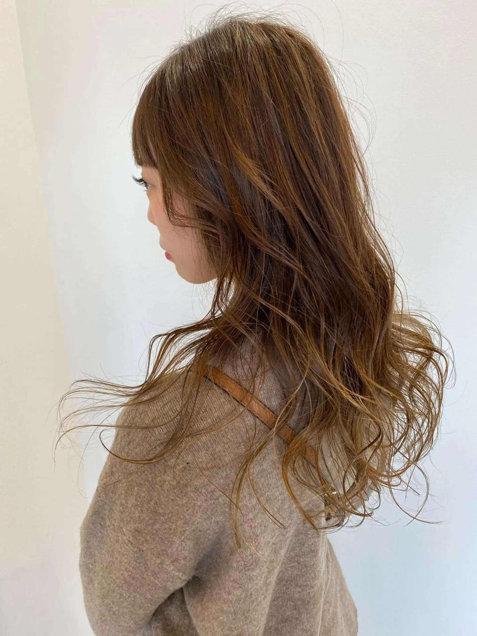 ロング カラー ハイライトカラー ハイライト 有馬ミク🌈 似合わせ美容師のヘアスタイル