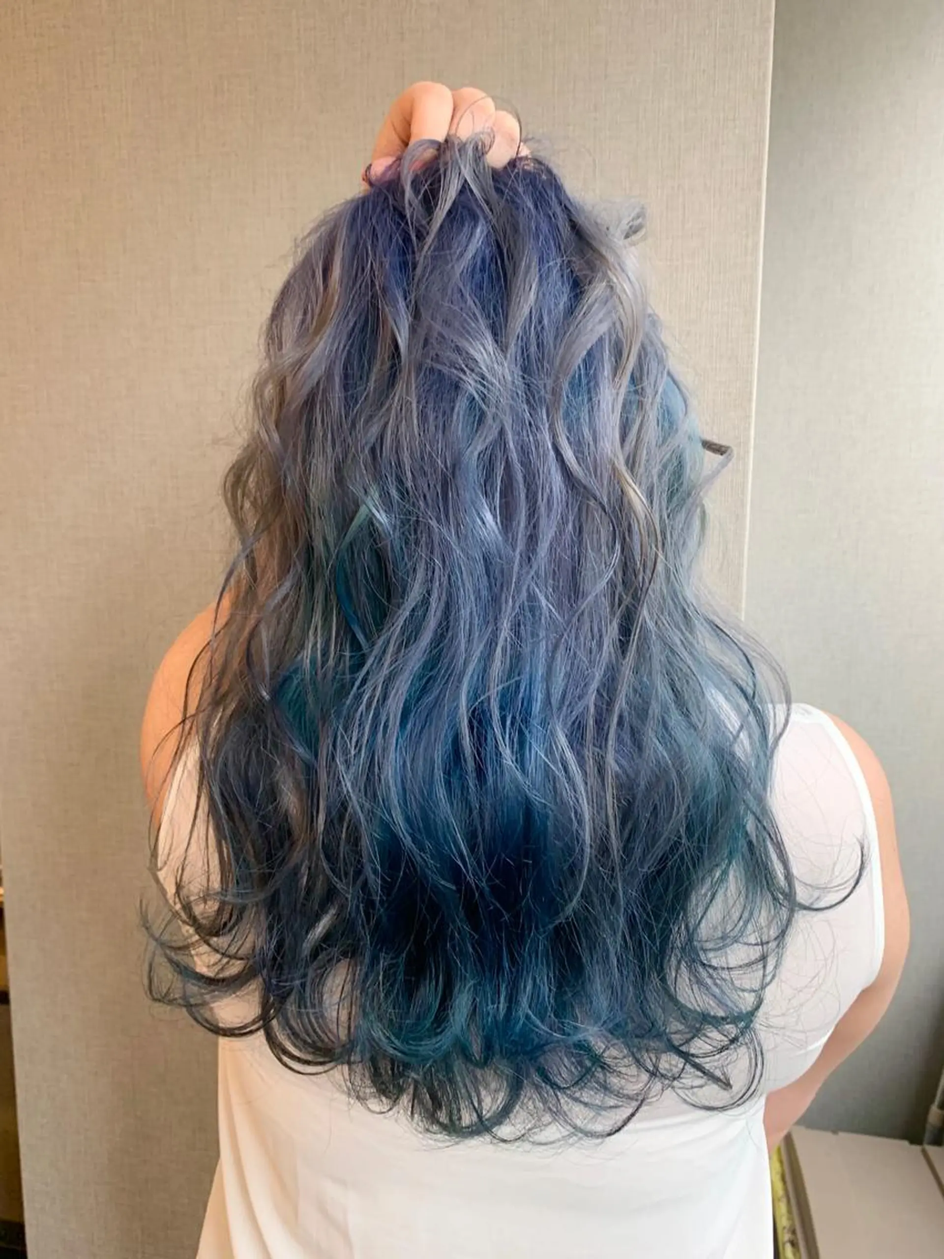 ロング アッシュ ハイライト レイヤーカット カット ヘアカラー トリートメント Selene hair OSAKAのヘアスタイル