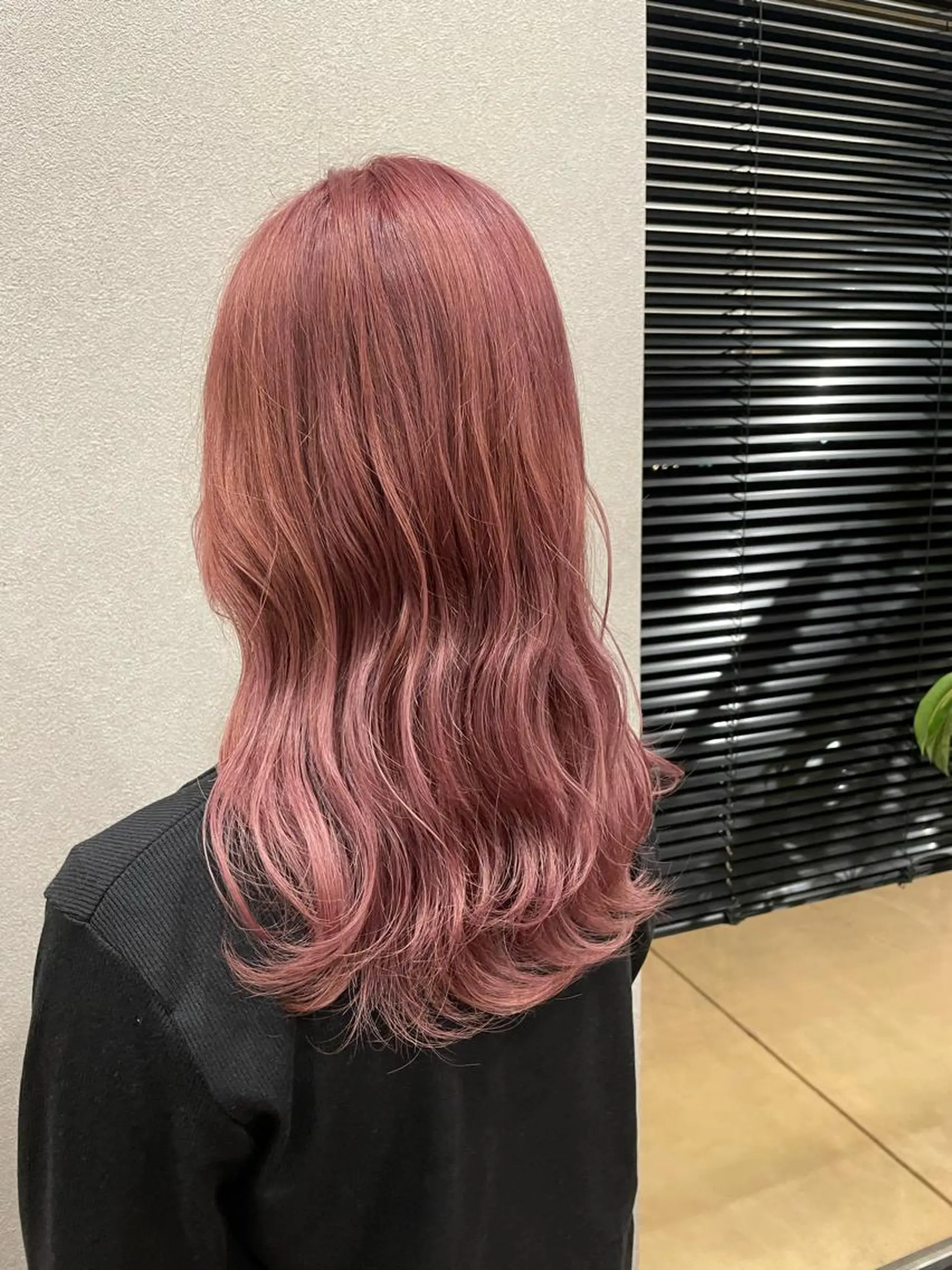 ロング カラー ラベンダーカラー ラベンダーピンク ピンクカラー ヘアカラー トリートメント 鵜飼 真伍のヘアスタイル