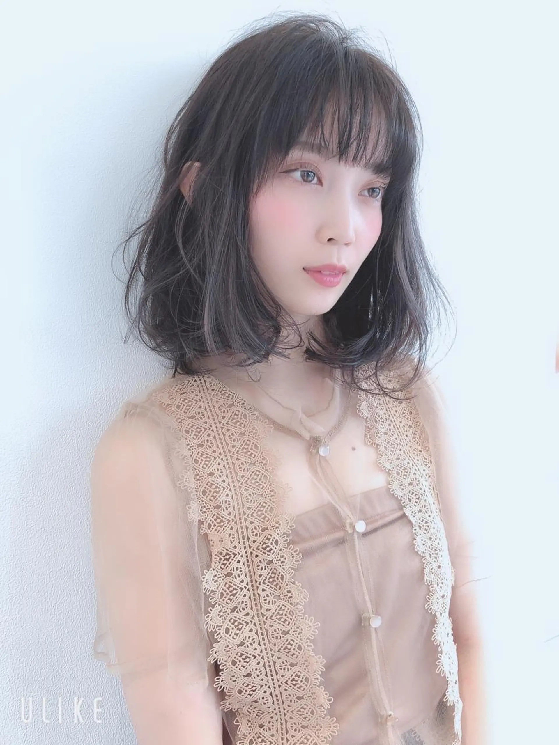 ミディアム カラー 似合わせカット 迫留由弥のヘアスタイル