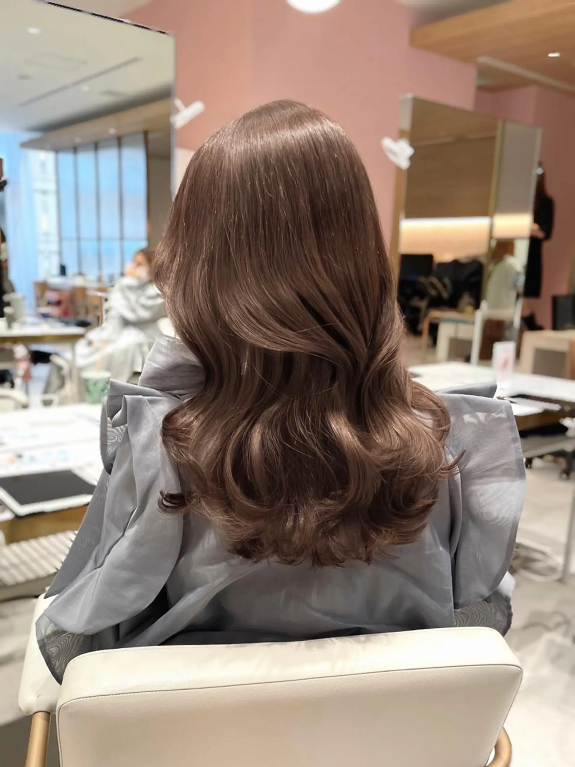 セミロング カラー ヘアアレンジ 🤎小顔レイヤー /ベージュ🤎友香のヘアスタイル