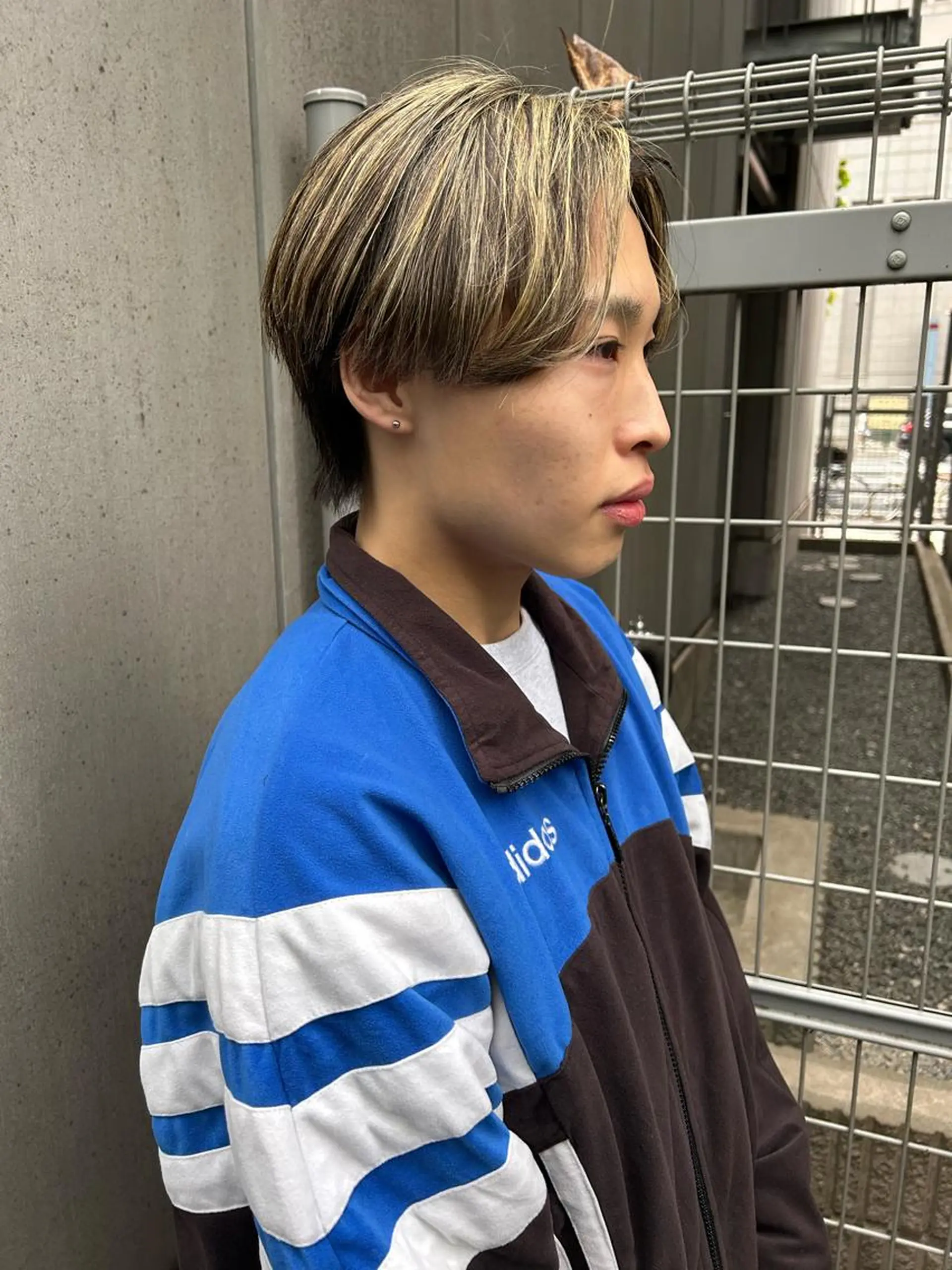 ショート カラー メンズ メンズブリーチ メンズハイライト メンズインナーカラー メンズパーマ プードルパーマ 💈メンズ短髪特化 ✂︎伊藤大輝💈のヘアスタイル