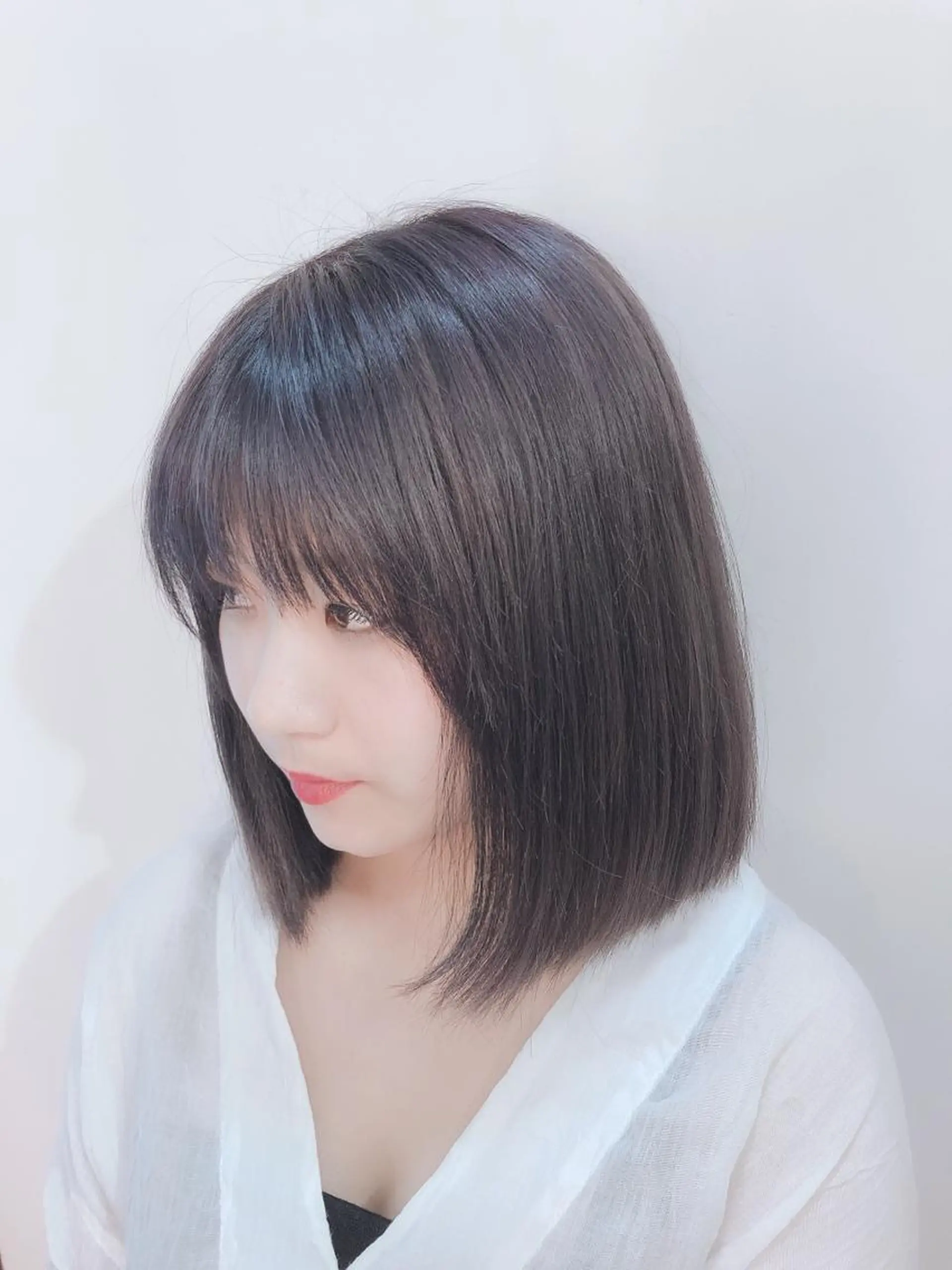 ミディアム カラー ブルーカラー ブルーラベンダー 透明感カラー グレージュ ラベンダーカラー 外ハネボブ♡ YUIのヘアスタイル