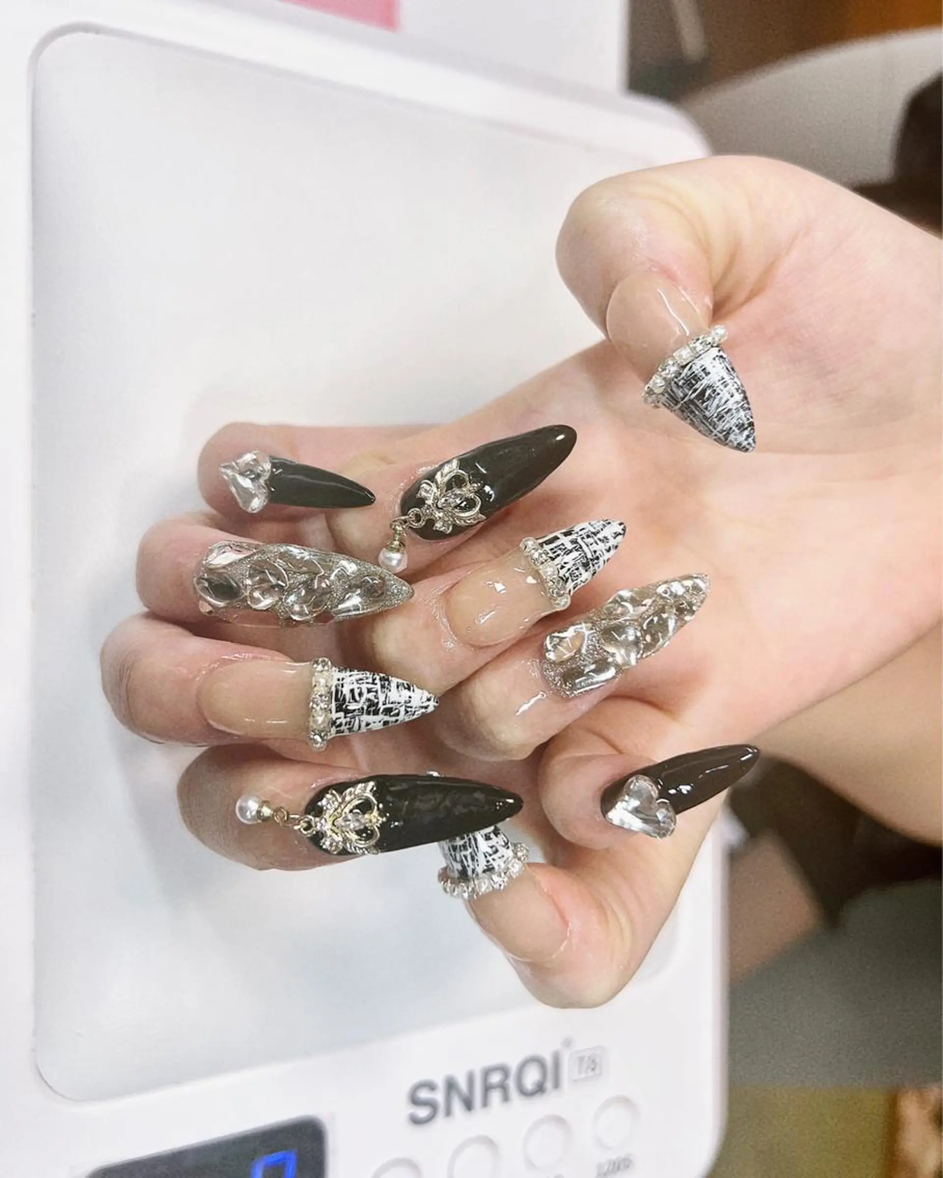 ネイル Mika nail salon 鶯谷のネイルデザイン