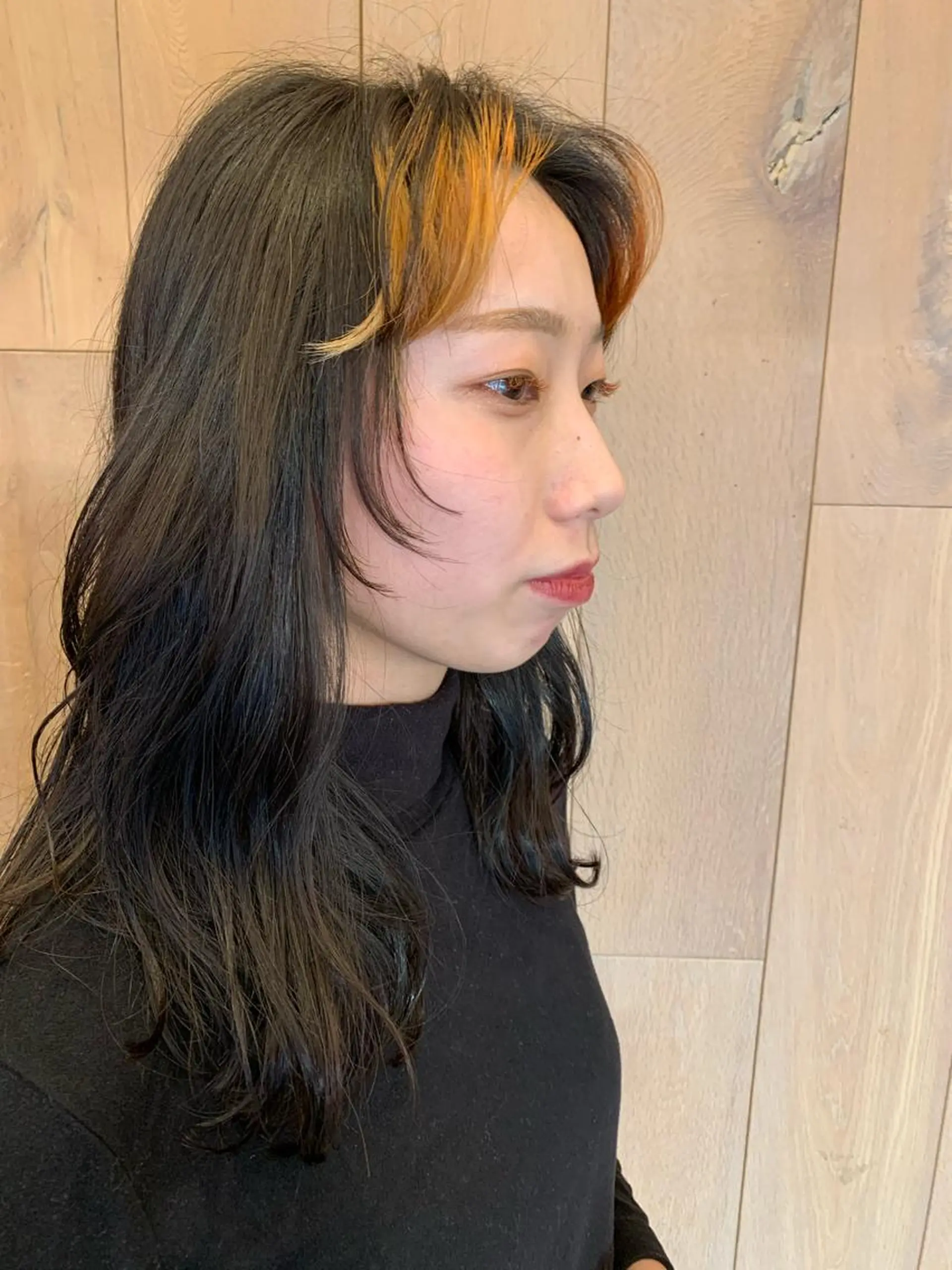 セミロング Aya/四条烏丸/ インナーカラーのヘアスタイル