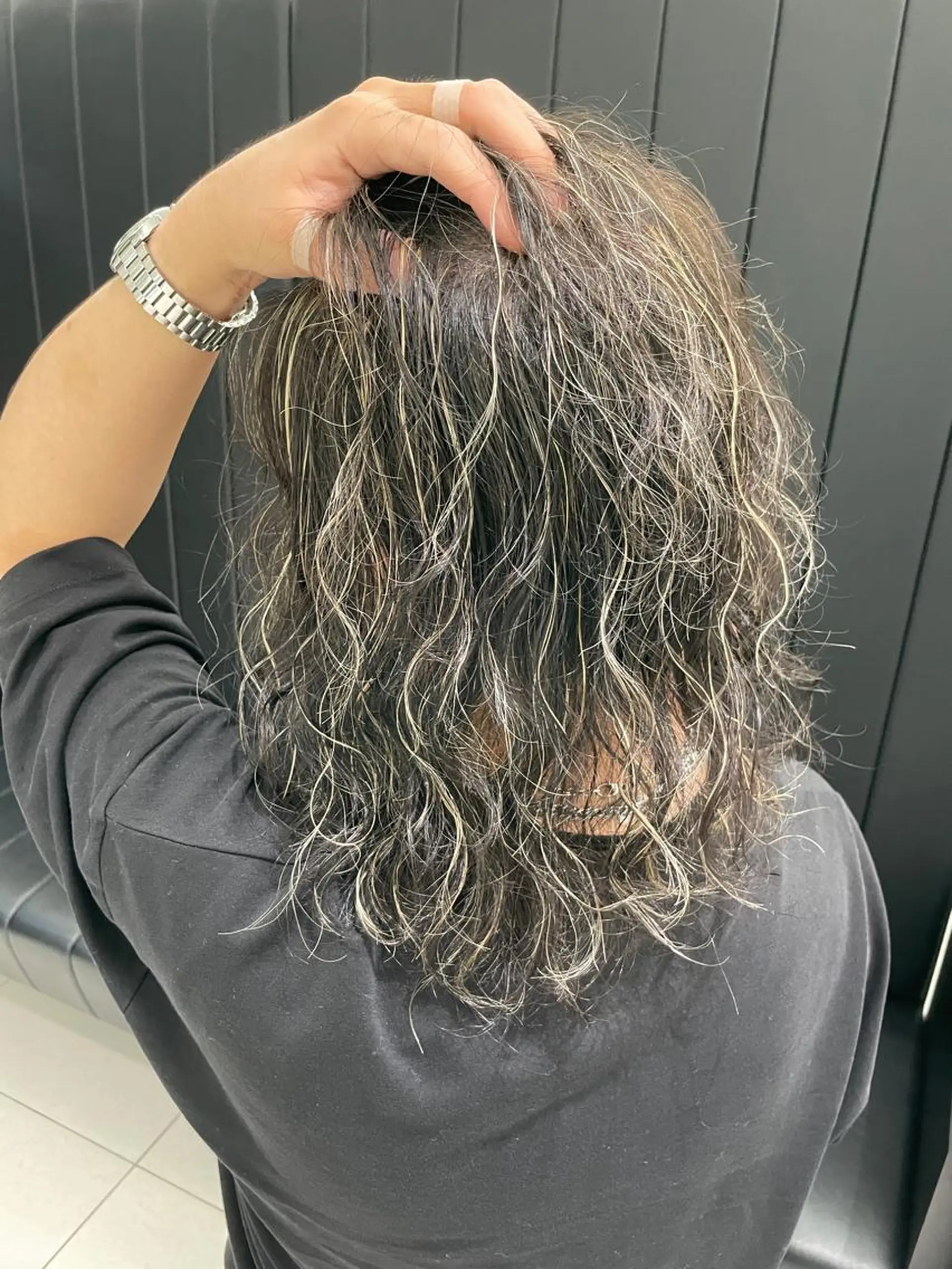 カラー メンズ メンズハイライト ハイライトカラー 海外レイヤー/赤み 消しカラー/上原聖奈のヘアスタイル