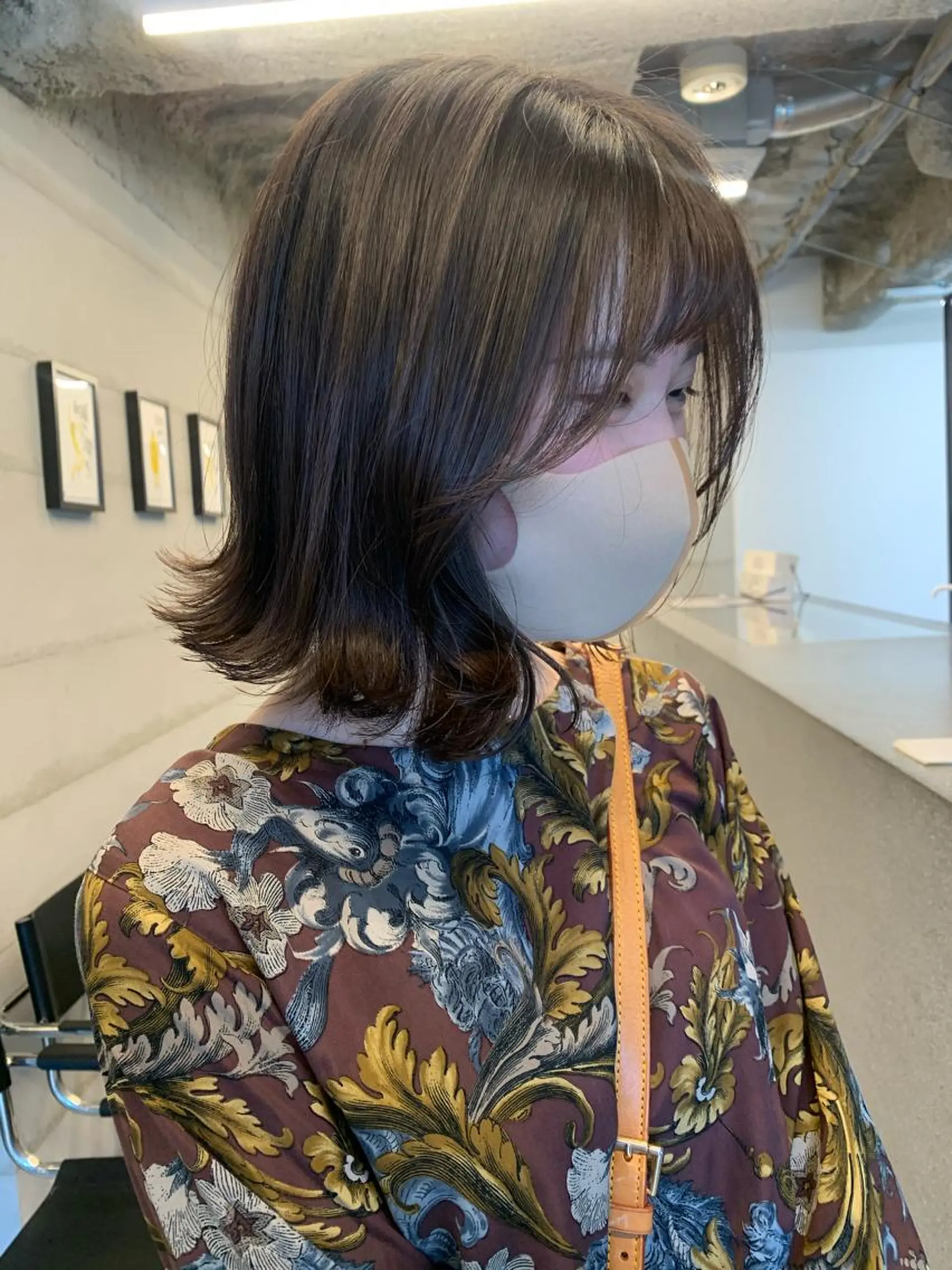 ミディアム カラー イヤリングカラー グレージュ インナーカラー くびれヘア 髪質改善 カット ヘアカラー トリートメント ヘッドスパ 透明感/オリーブ/ グレージュ/YUKAのヘアスタイル