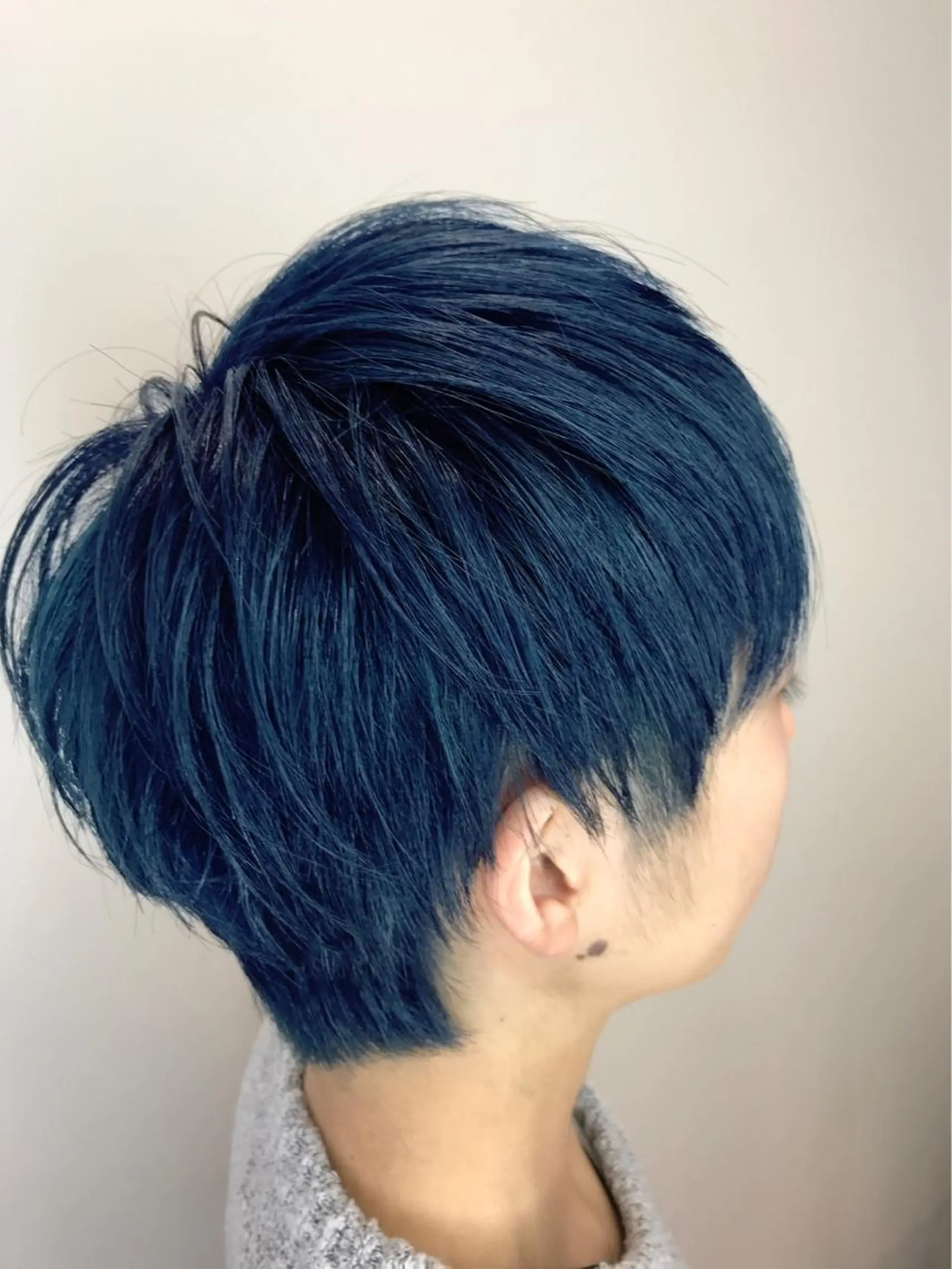 ショート カラー ブルーカラー ネイビーカラー インナーエクステ渋谷 🦋KAJIのヘアスタイル