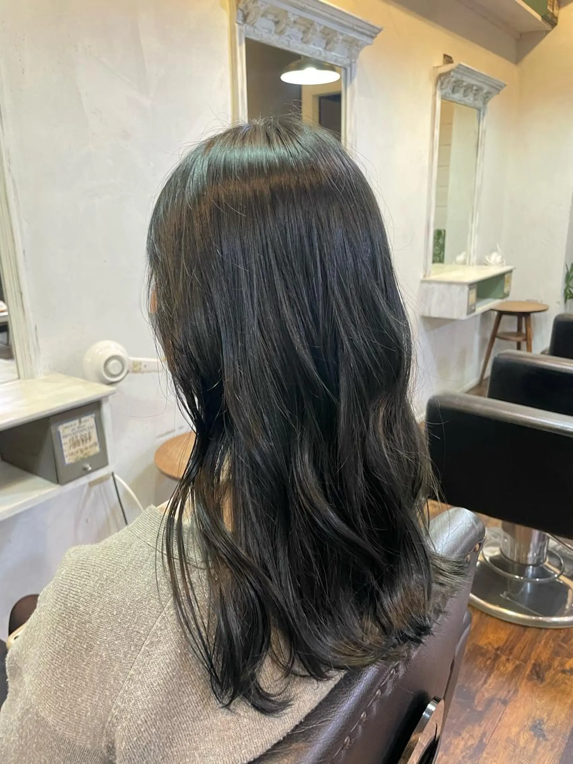 ロング Babylone 飯尾 香音のヘアスタイル