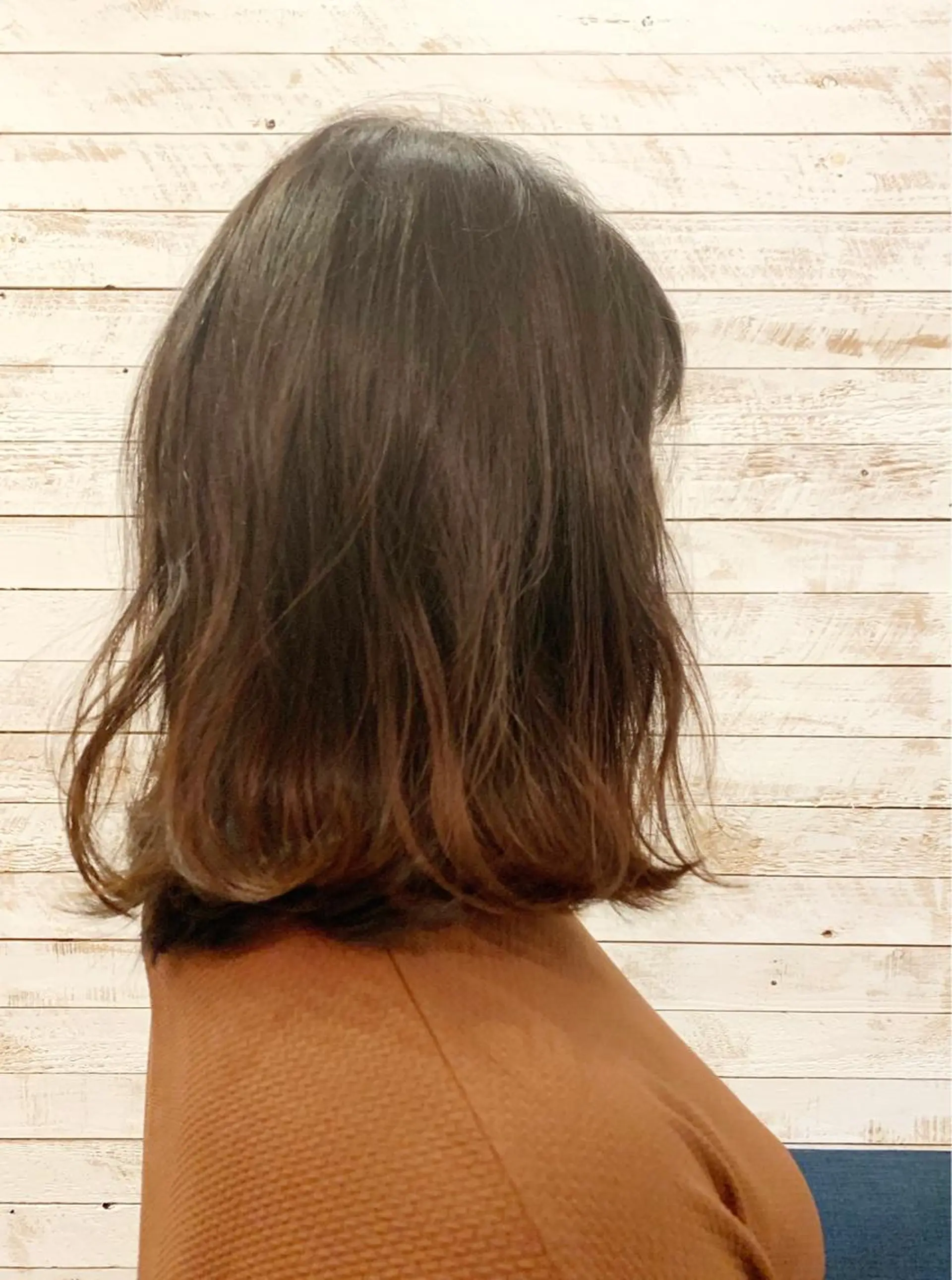 ミディアム 小坂 愛美のヘアスタイル