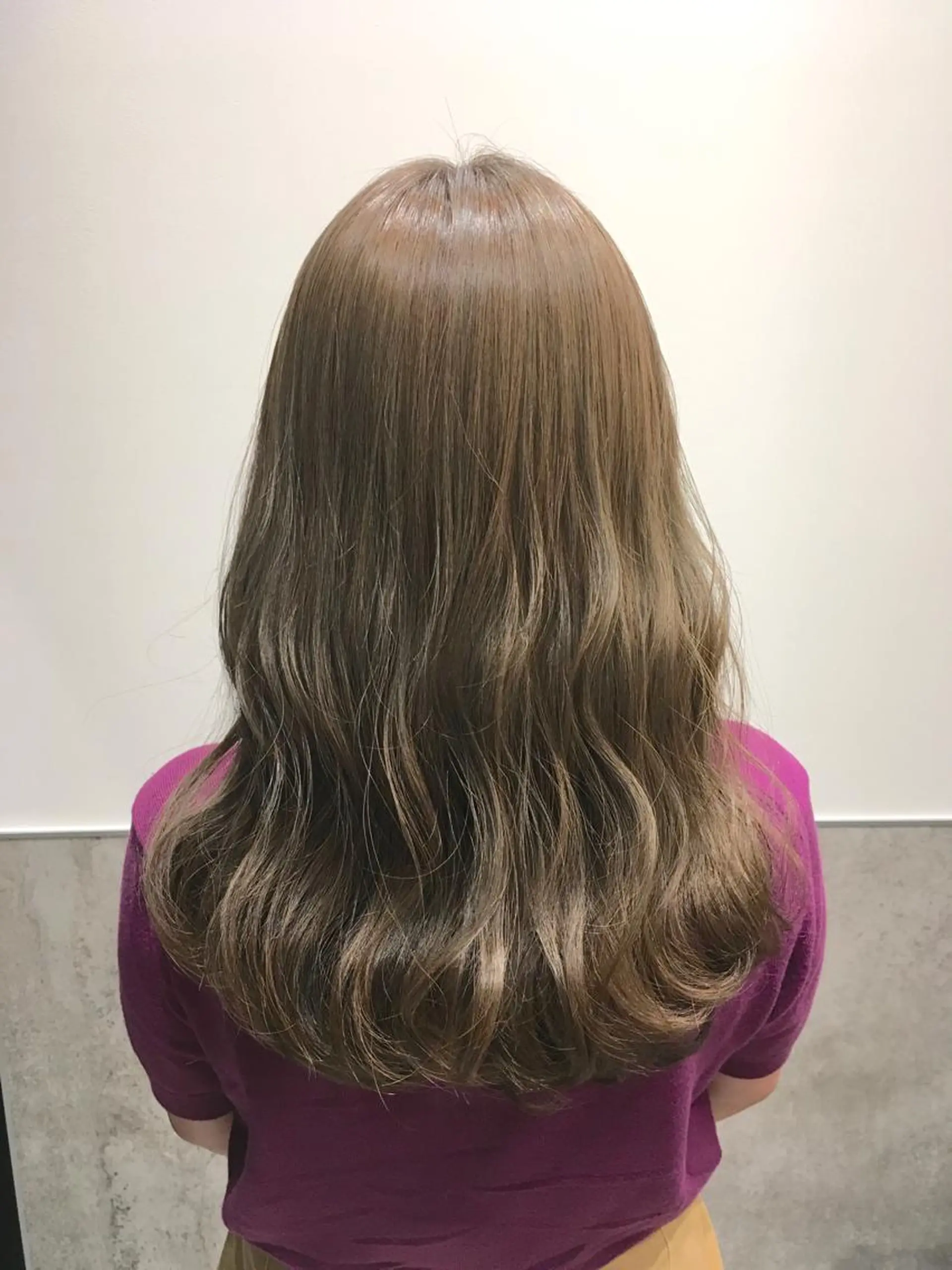 ロング カラー ベージュカラー フォギーベージュ ヘアカラー トリートメント ヘアセット yoshi ☆のヘアスタイル