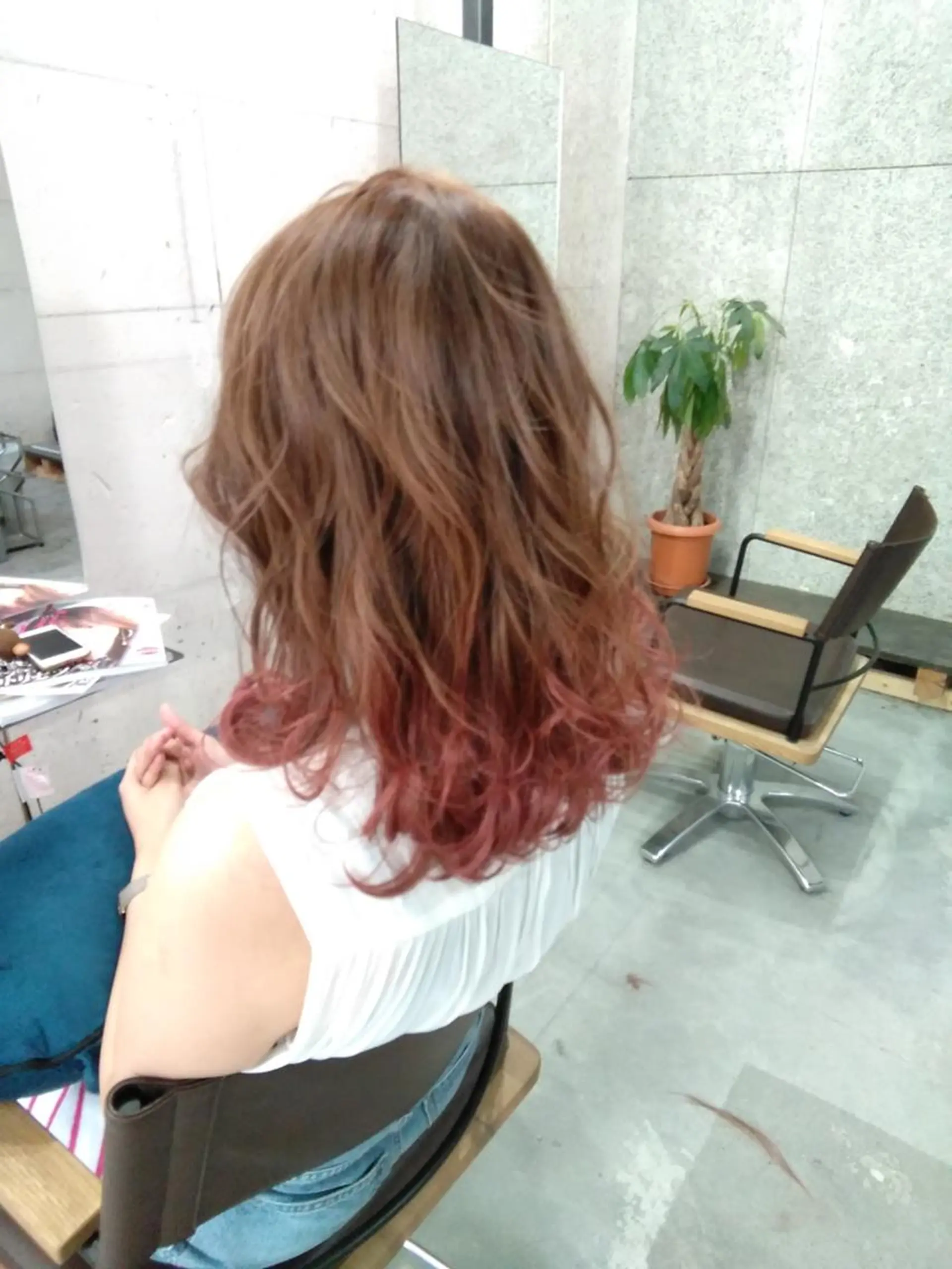 セミロング カラー ベージュカラー ハイライトカラー ピンクカラー ハイライト カット ヘアカラー トリートメント terra✂️川嶋 大輔のヘアスタイル