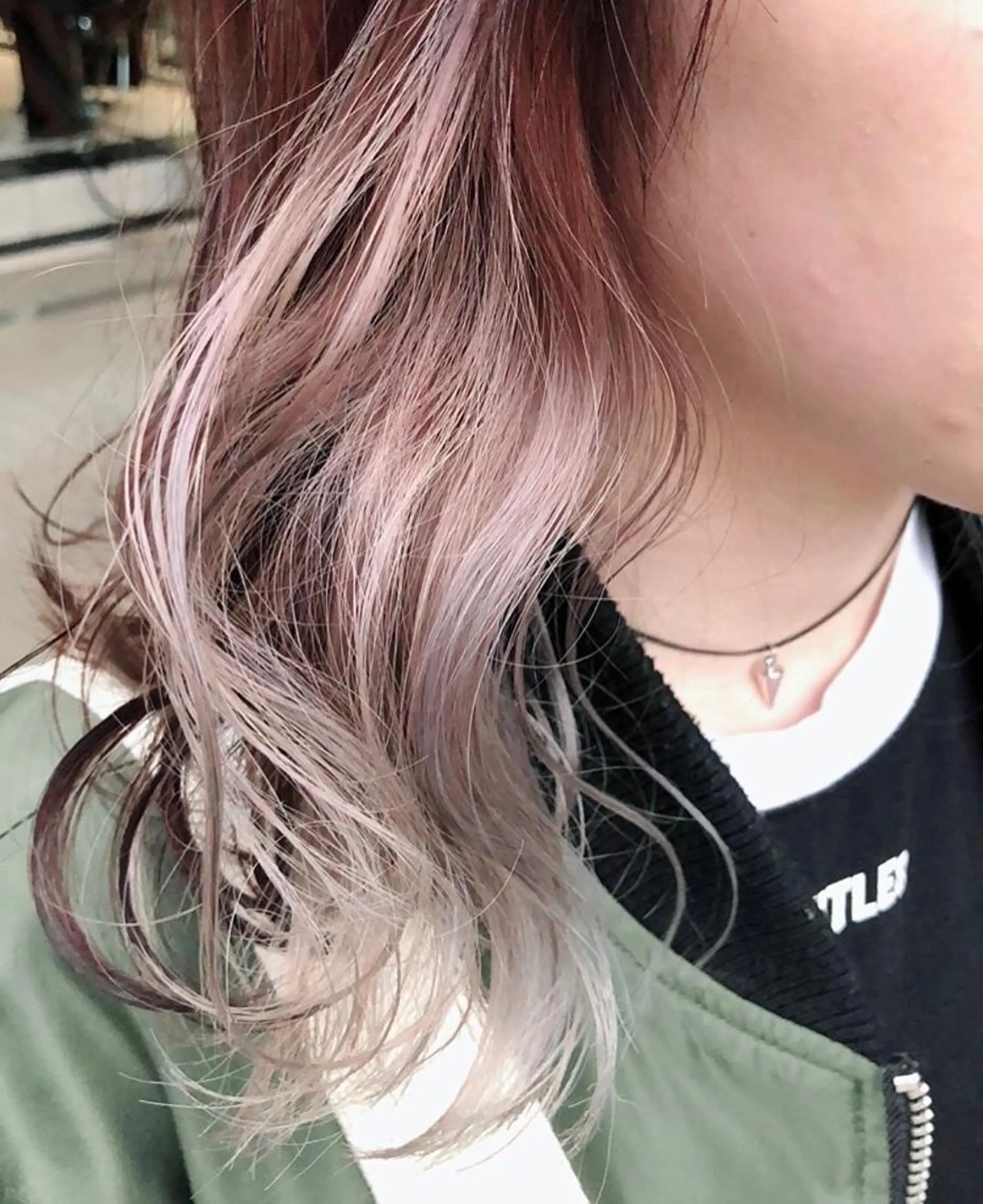 セミロング カラー インナーカラー ピンクカラー ホワイトピンク 透明感韓国ヘア♡ みつきのヘアスタイル