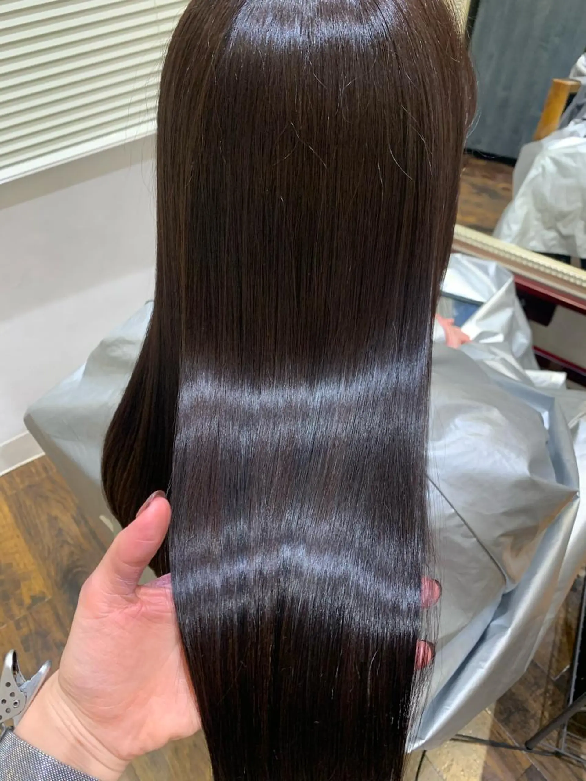 ロング ayaka 髪質改善レイヤーのヘアスタイル