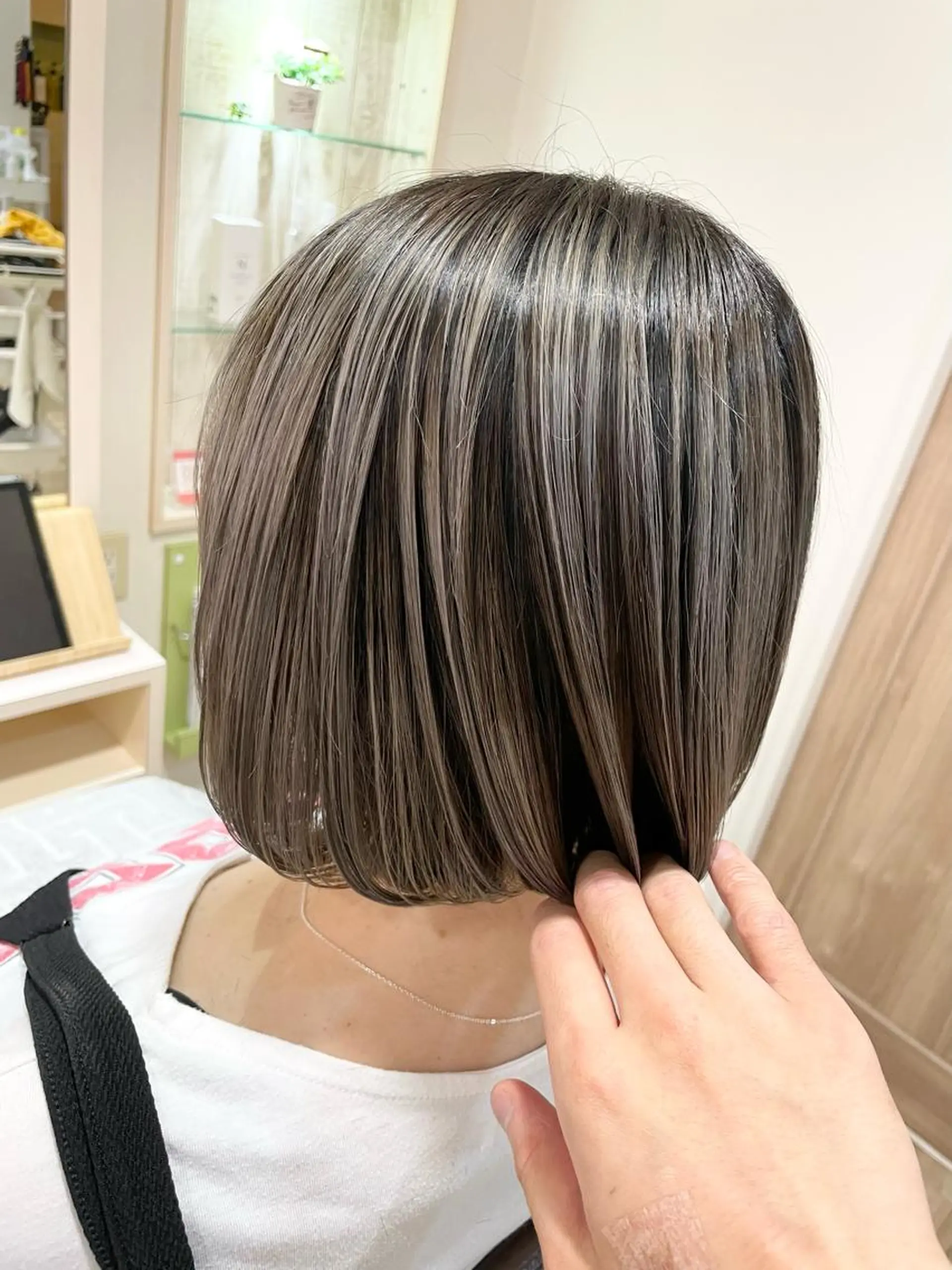 ミディアム カラー 🌈派手髪ハイトーン 🌈鈴木亮太🌈のヘアスタイル