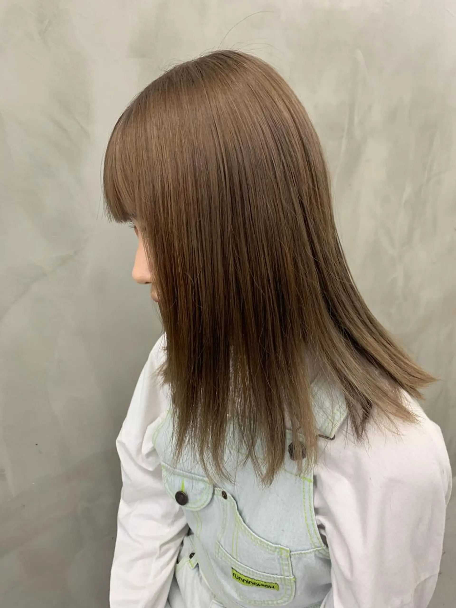 カラー ベージュカラー フォギーベージュ ヘアカラー トリートメント pole/apartment所属・💓パーマ，💗 レイヤーカットのヘアスタイル