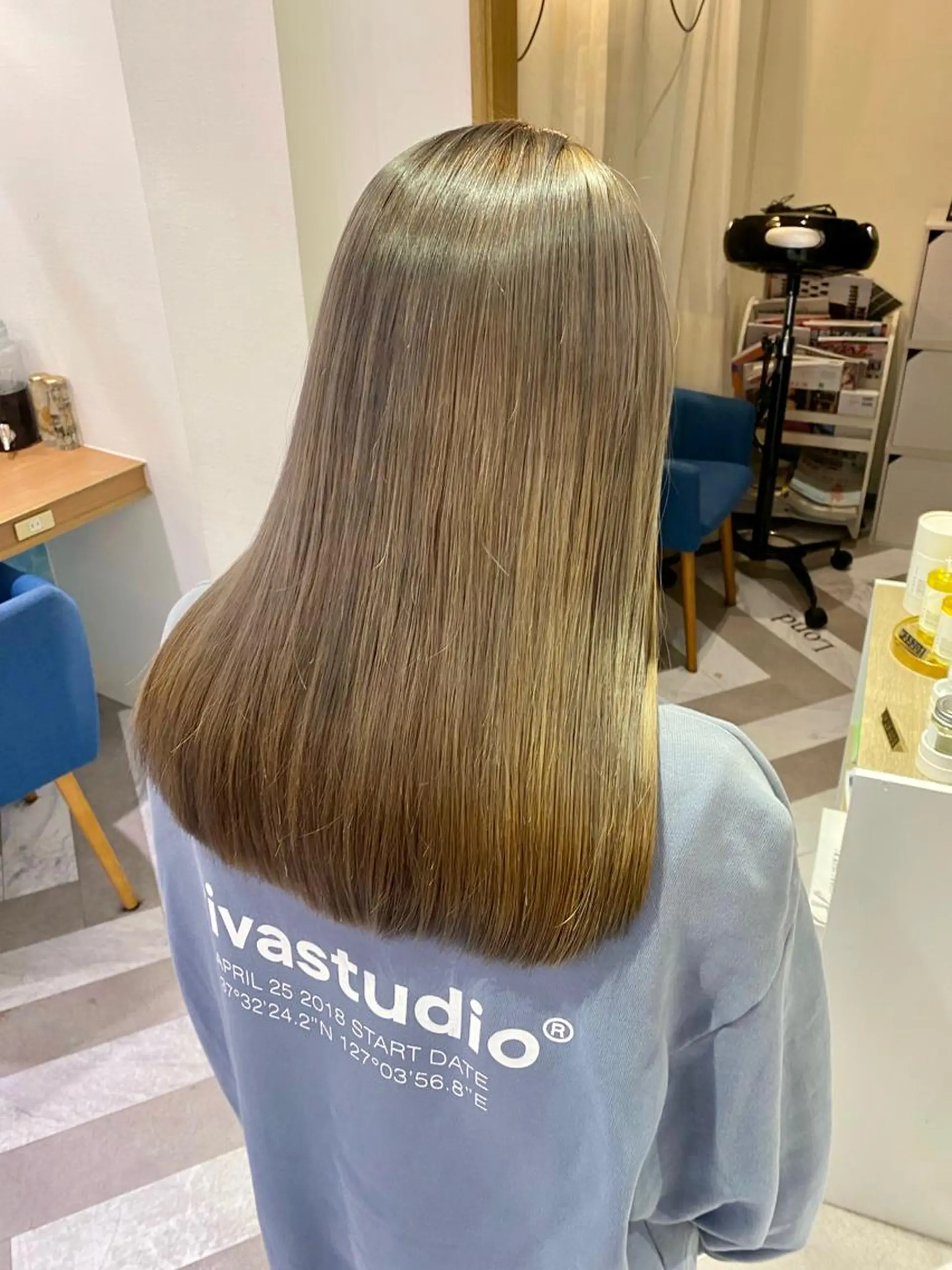 ロング カラー カット ヘアカラー トリートメント 顔周り/ブリーチなし /縮毛矯正🫧伊勢のヘアスタイル