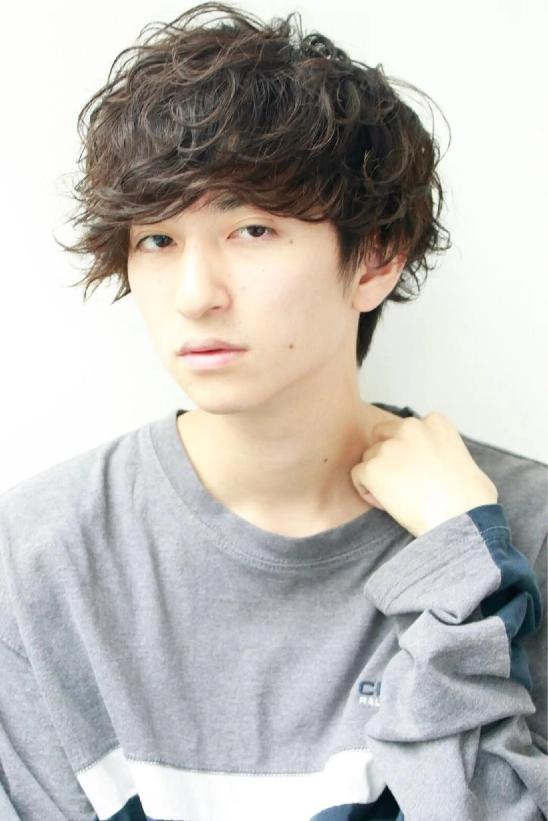 ミディアム カラー パーマ メンズ マッシュ 赤み消し🌿 透明感カラー🫧のヘアスタイル