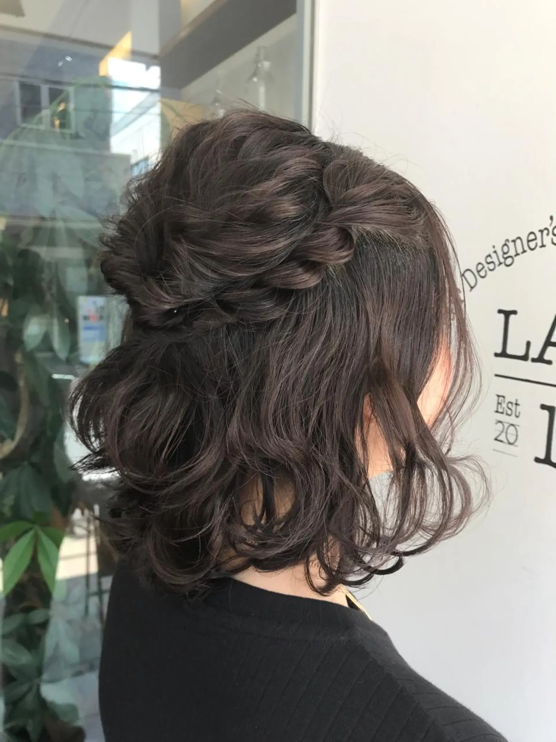 ショート ヘアアレンジ ハーフアップ ひろせ かなのヘアスタイル