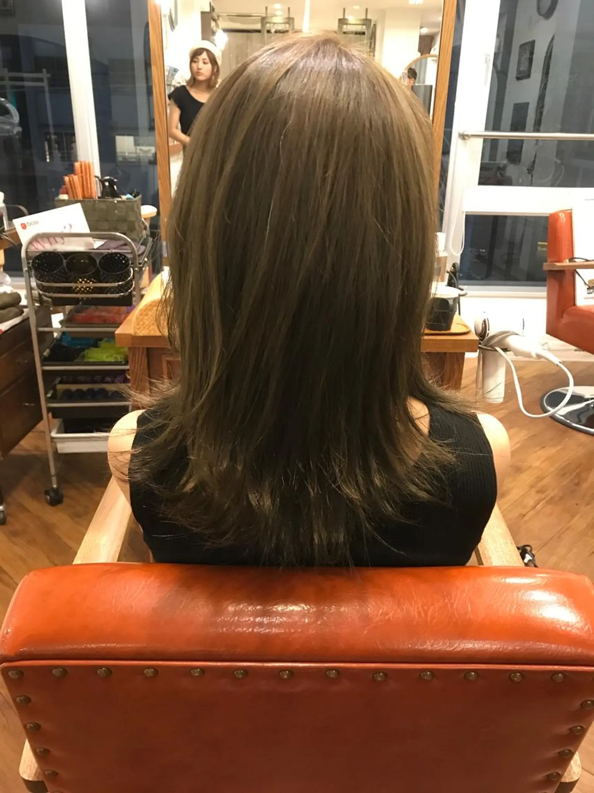 ミディアム カラー THREE byKEEPのヘアスタイル