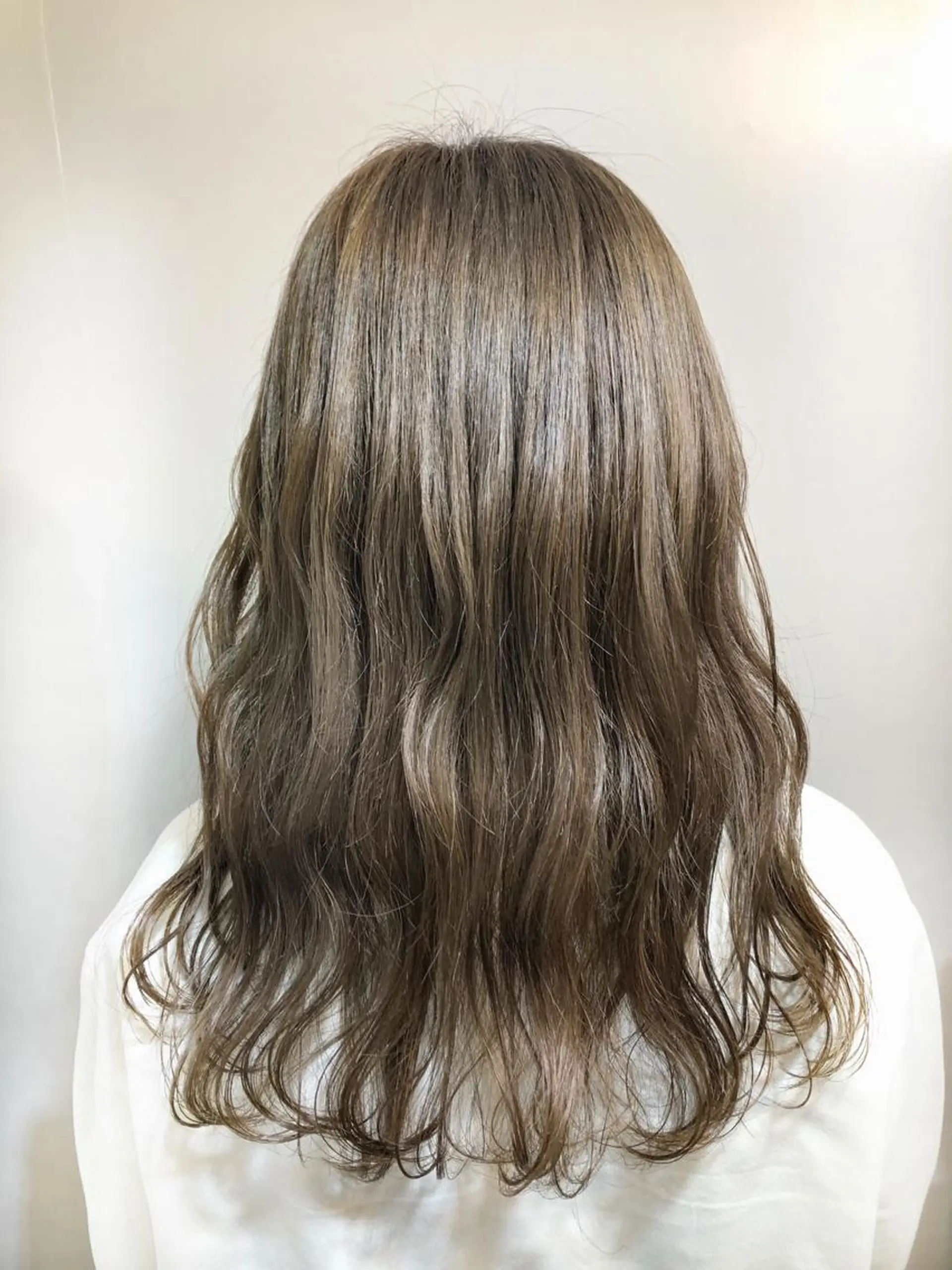 セミロング カラー ベージュカラー ミルクティーベージュ 女性リピ90%🍨 🩷佐藤みずきのヘアスタイル