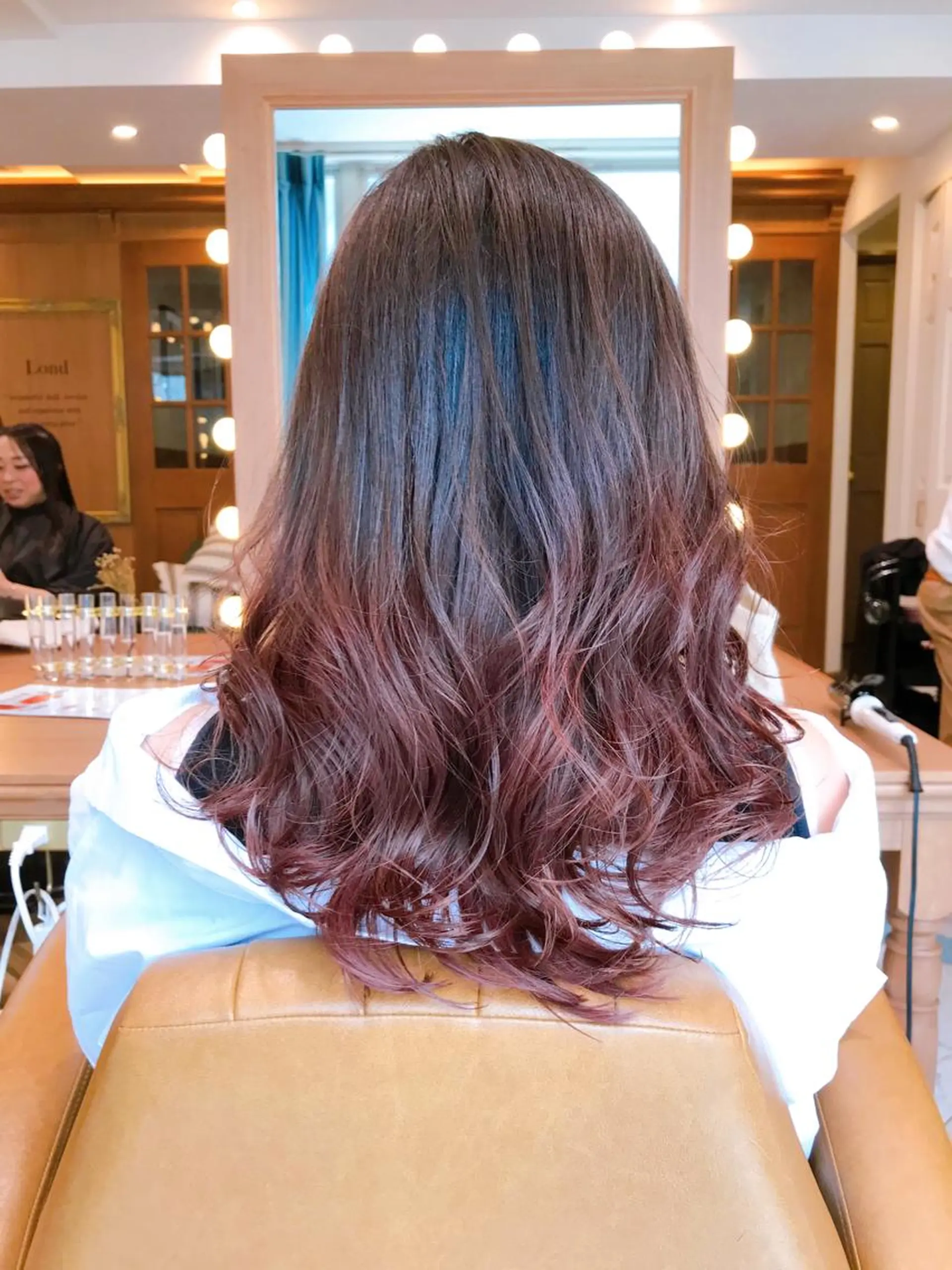 セミロング ヘアカラー トリートメント Lond enikaのヘアスタイル