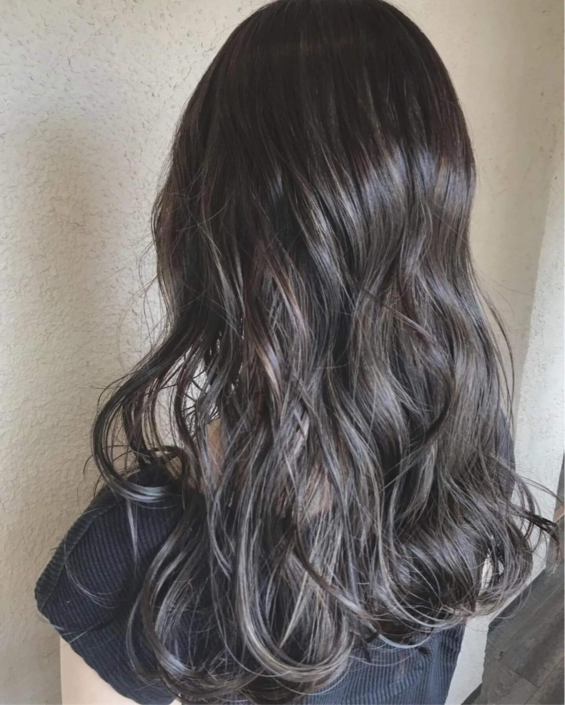 ロング カラー グレージュ ハイライトカラー ハイライト ヘアカラー 磧本 祐里恵のヘアスタイル
