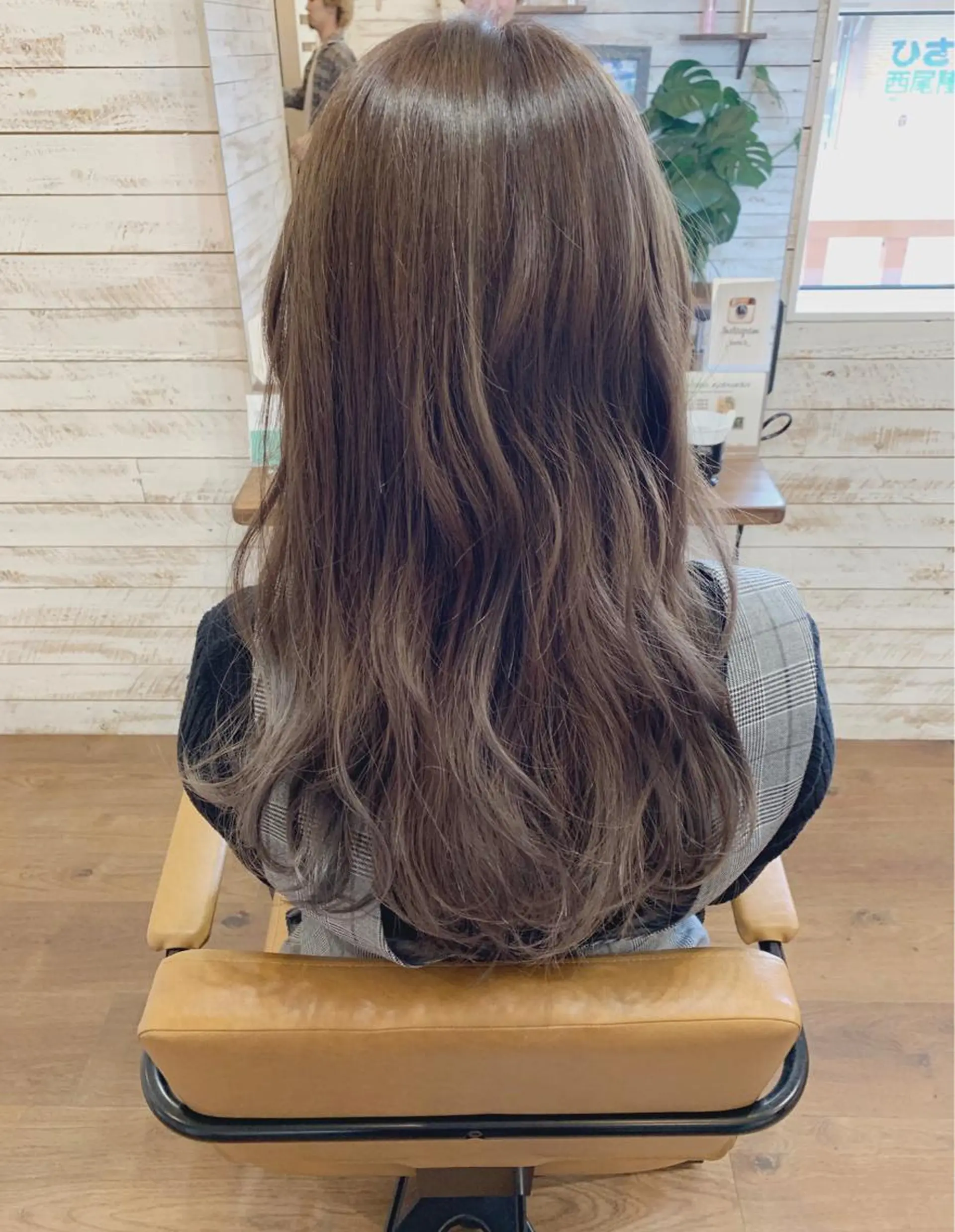 ロング Log.hair所属・小坂 愛美のヘアスタイル